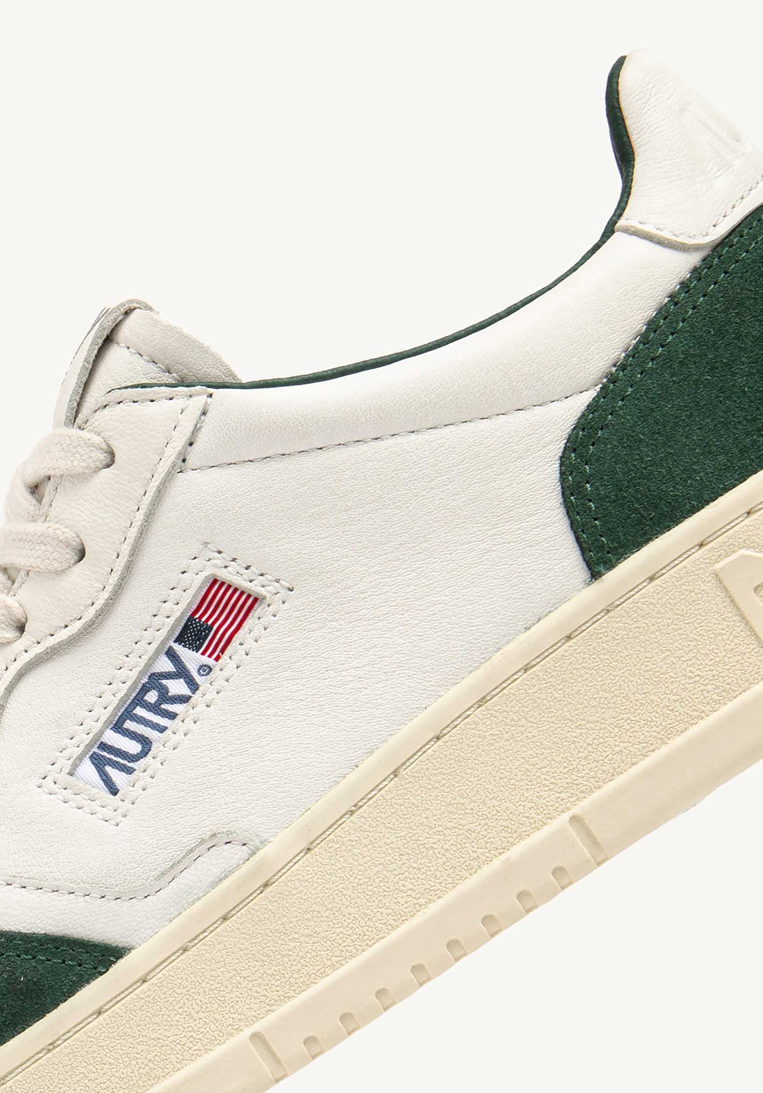 Autry | Medalist Low Sneaker - White & Green White-Green - Image 6