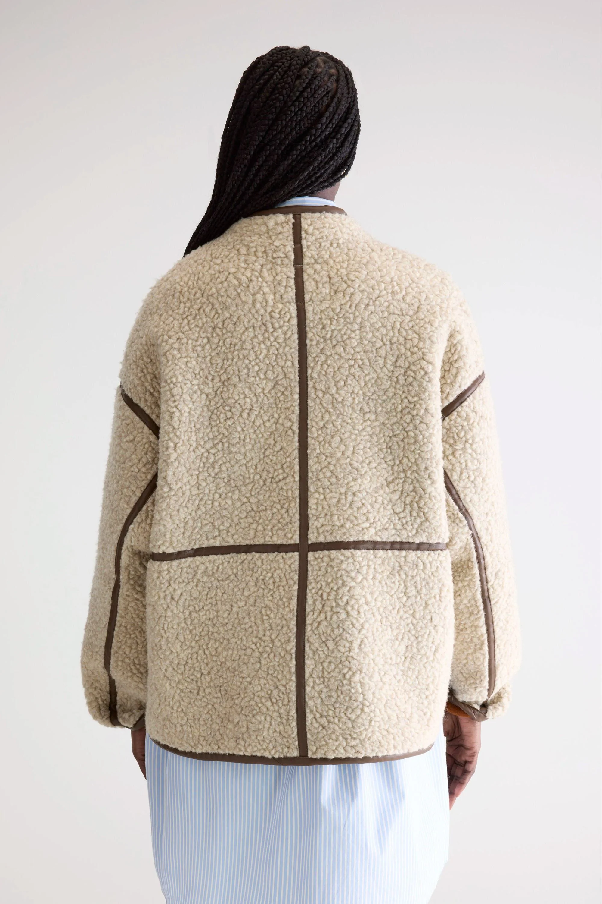 Bellerose | Jina Oversized Sherpa Jacket - Contrast Piping Natural - Image 3