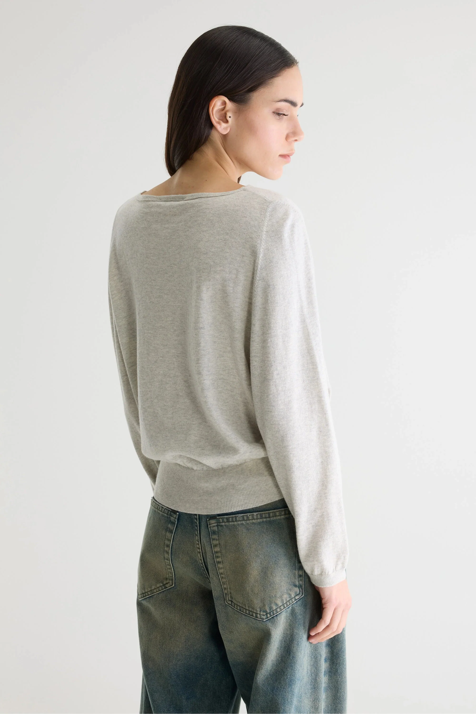 Bellerose | Relaxed Boatneck Pullover - Light Grey Fine-Gauge Knit Oyster - Image 3