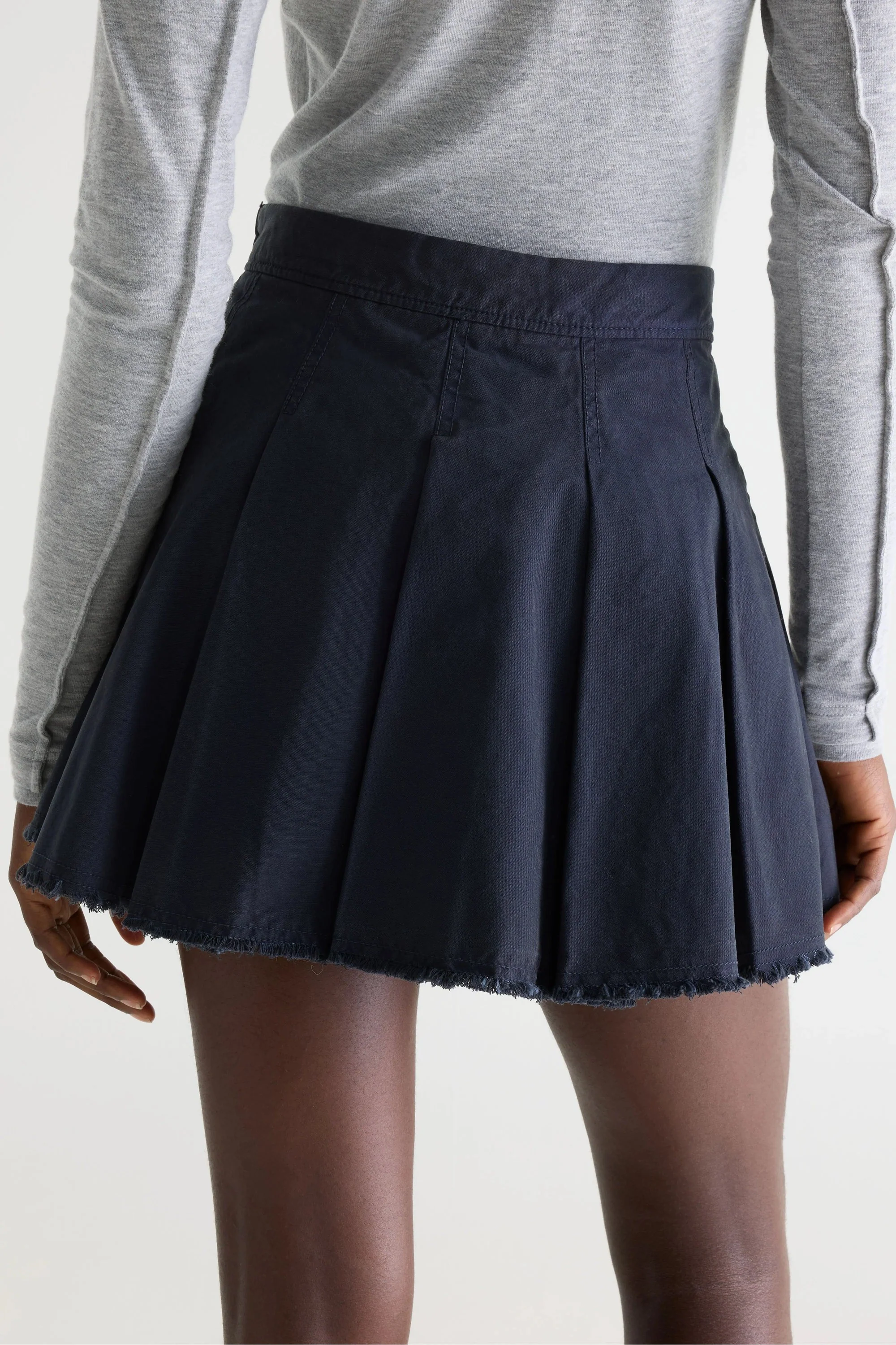 Bellerose | Windy Pleated Mini Skirt - Cotton Navy - Image 3