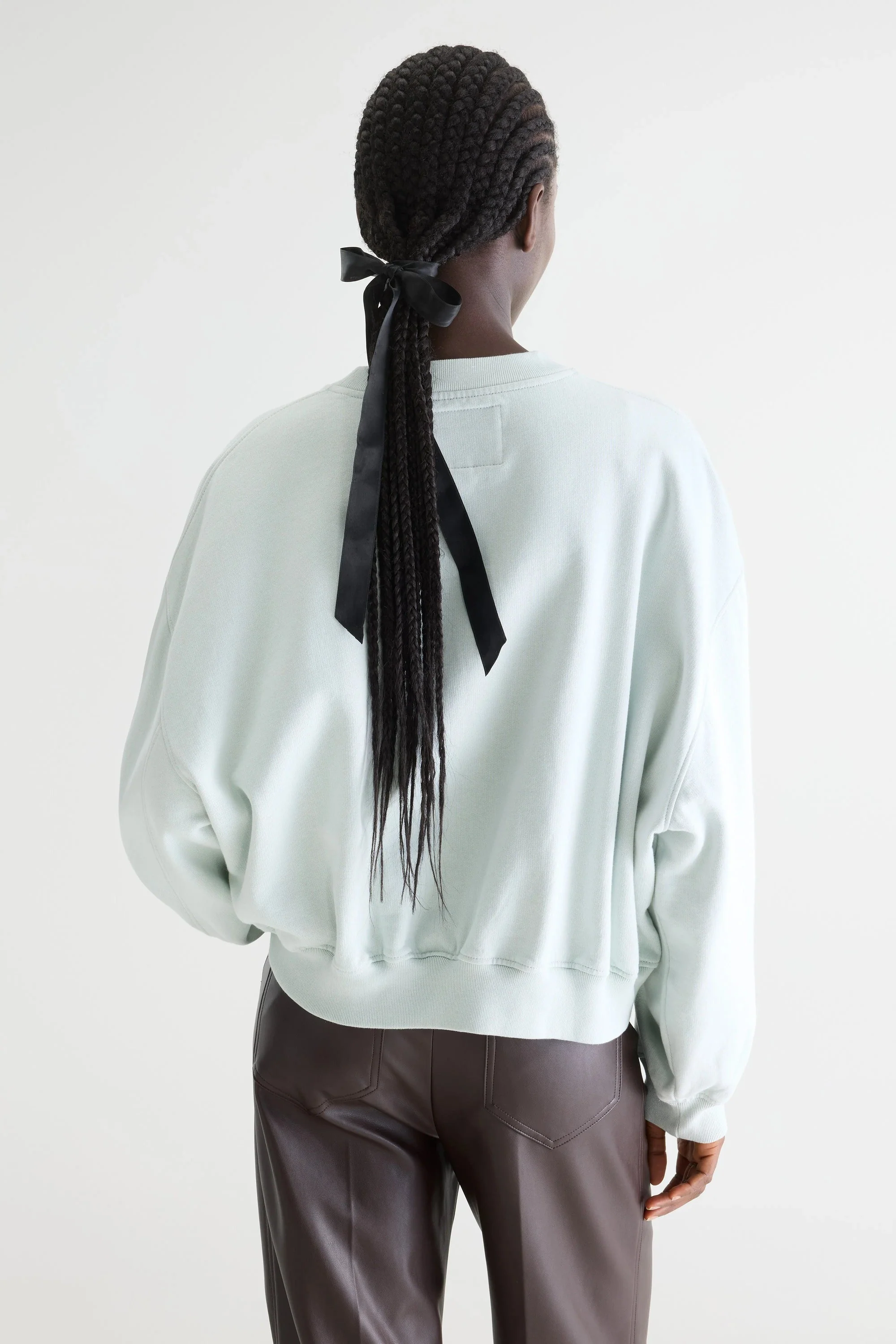 Bellerose | Speckled Grey Cropped Sweatshirt - Contrast Embroidery Agua-Verde - Image 3