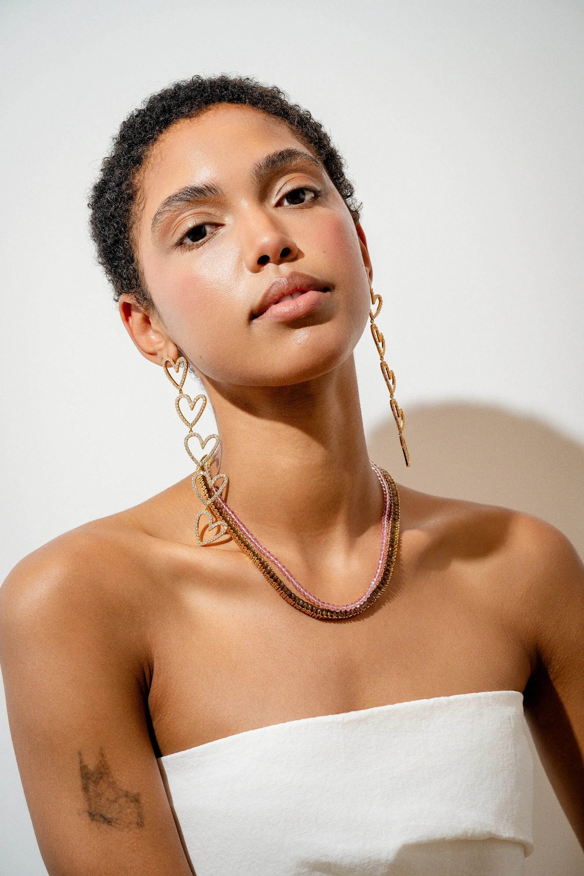 Crystal Haze | Earring Crush On Me - Five-Heart Drop Earrings Gold - Image 3
