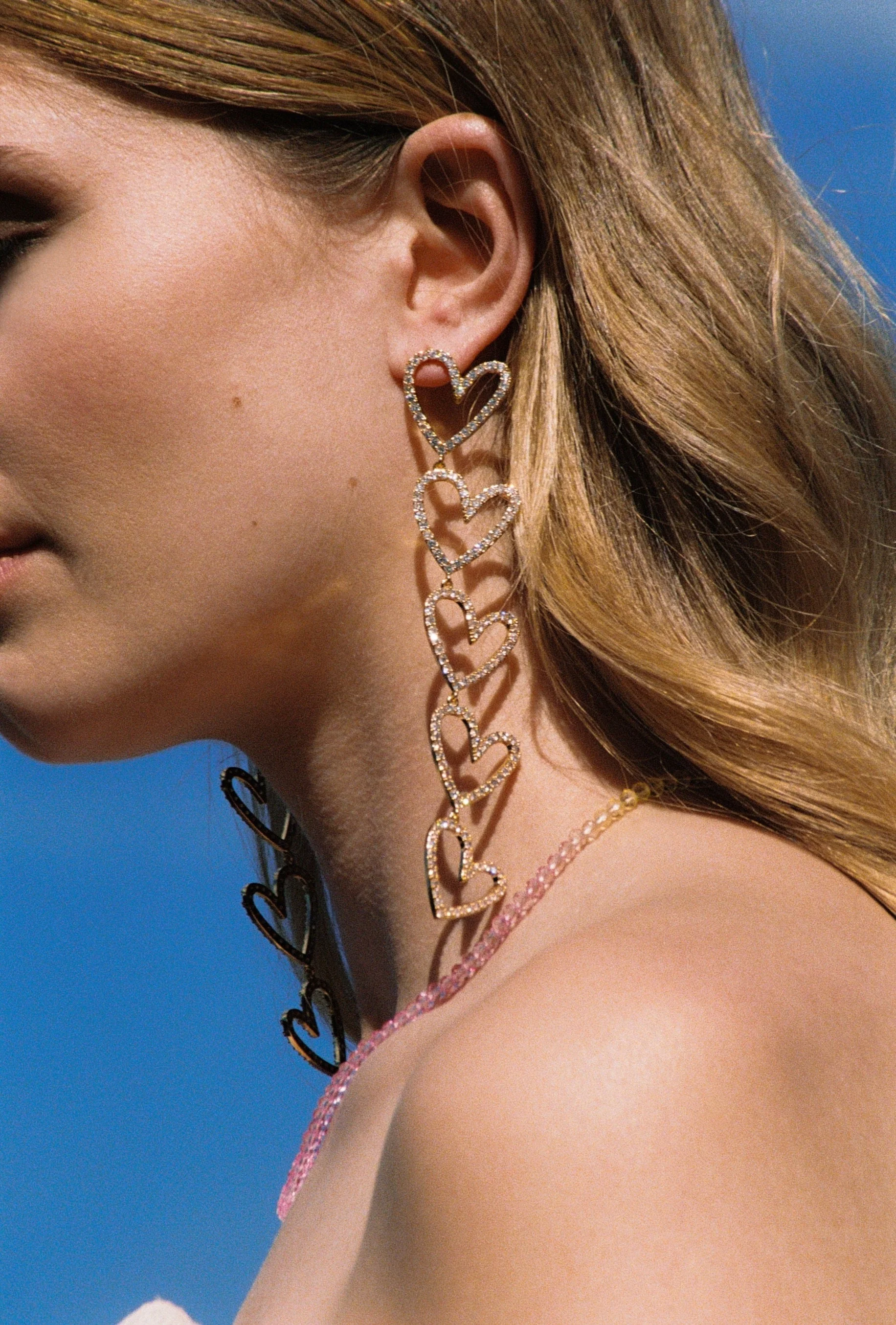 Crystal Haze | Earring Crush On Me - Five-Heart Drop Earrings Gold - Image 5