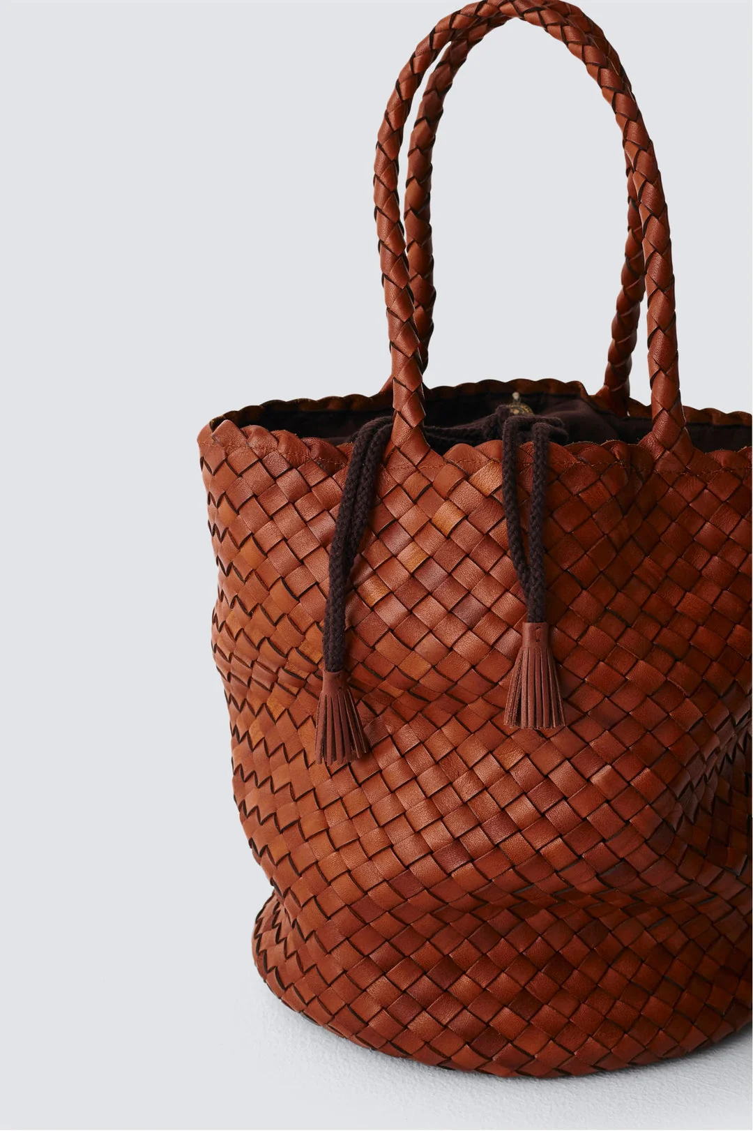 Dragon | Jacky Bucket Tote - Buffalo Leather Tan - Image 6