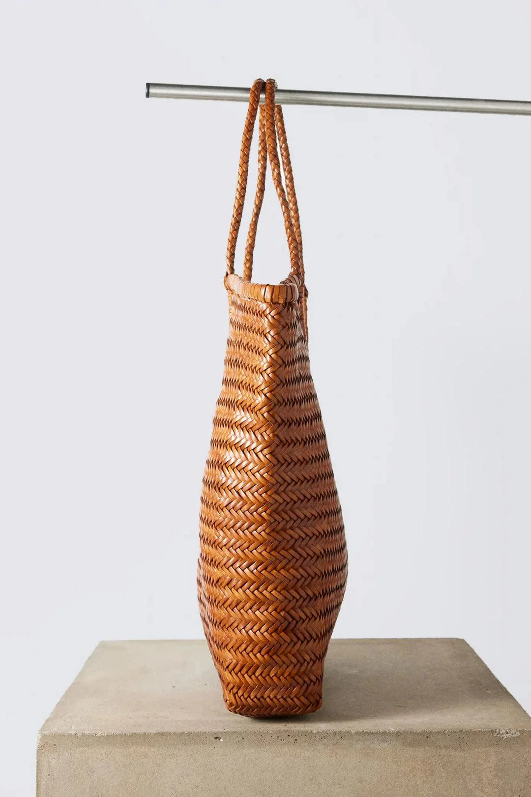 Dragon | Tote Bag Ns Diagonal - Handwoven Buffalo Leather Tan - Image 5