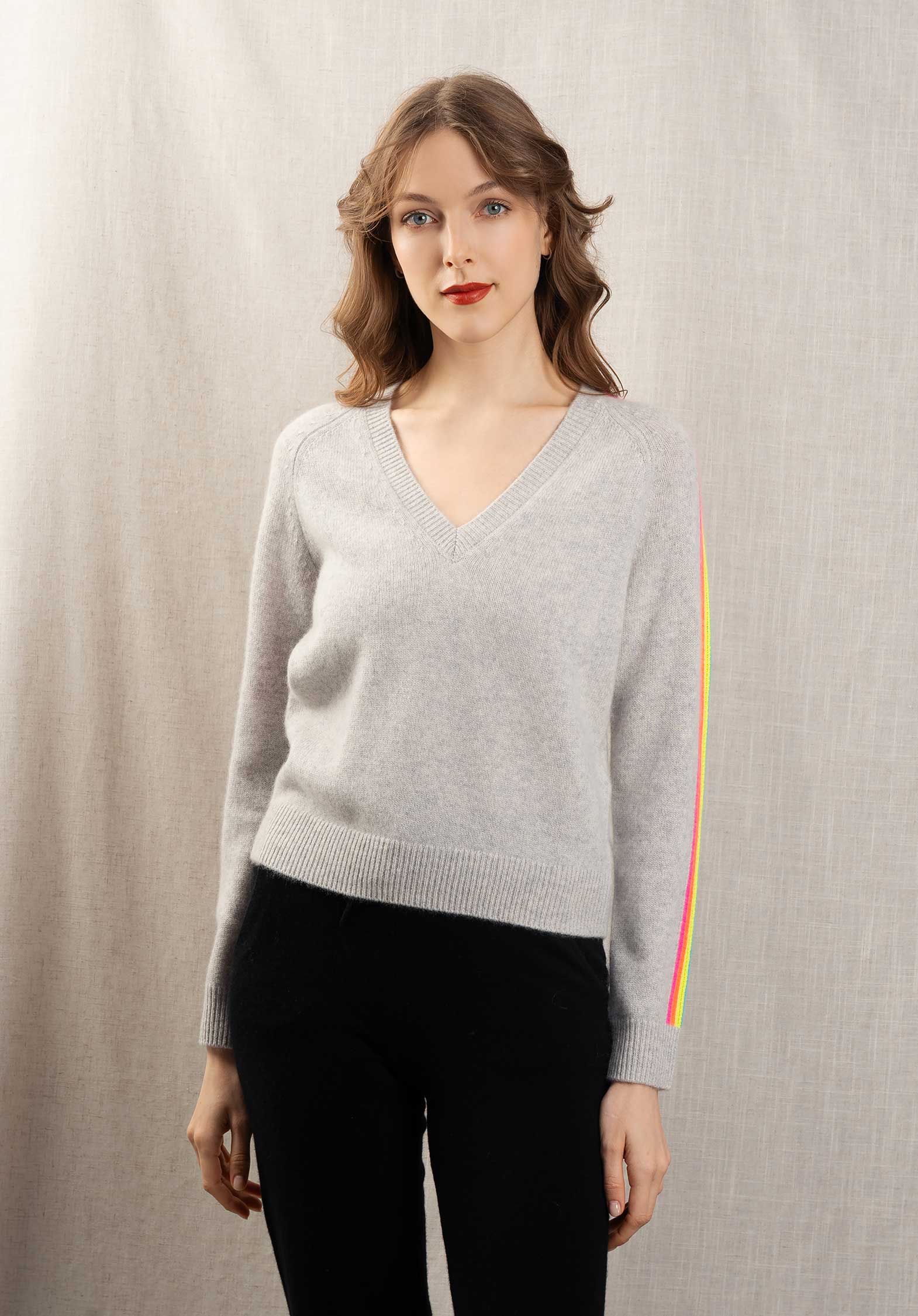 From Future | Short V-Neck Cashmere Pullover with Colored Sleeve Bands Gris-Chine-Clair - Image 2