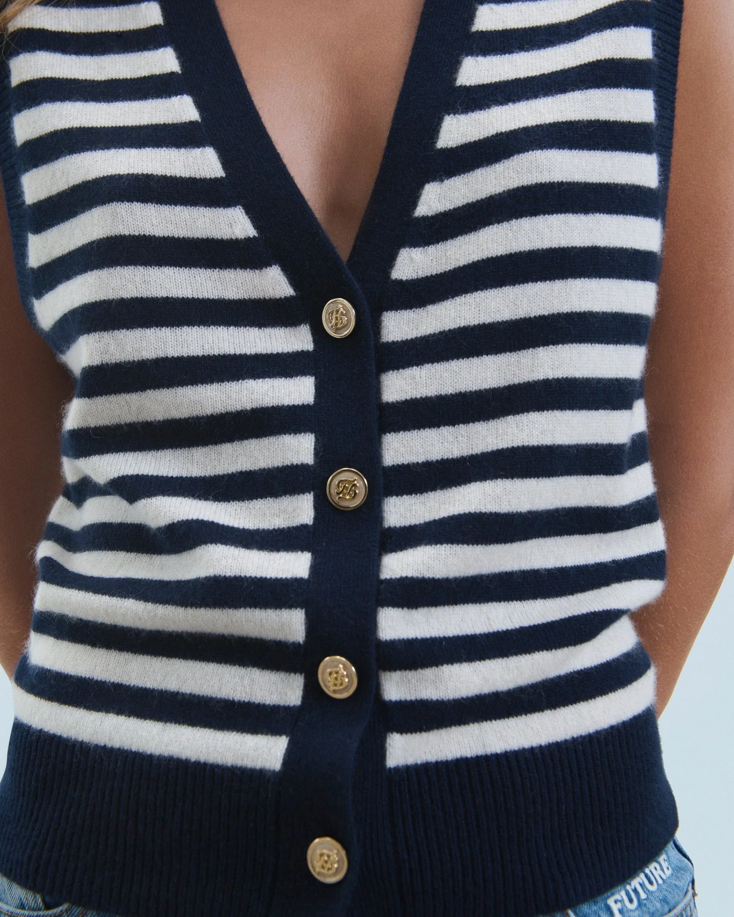 From Future | Cashmere Vest - Navy - Image 2