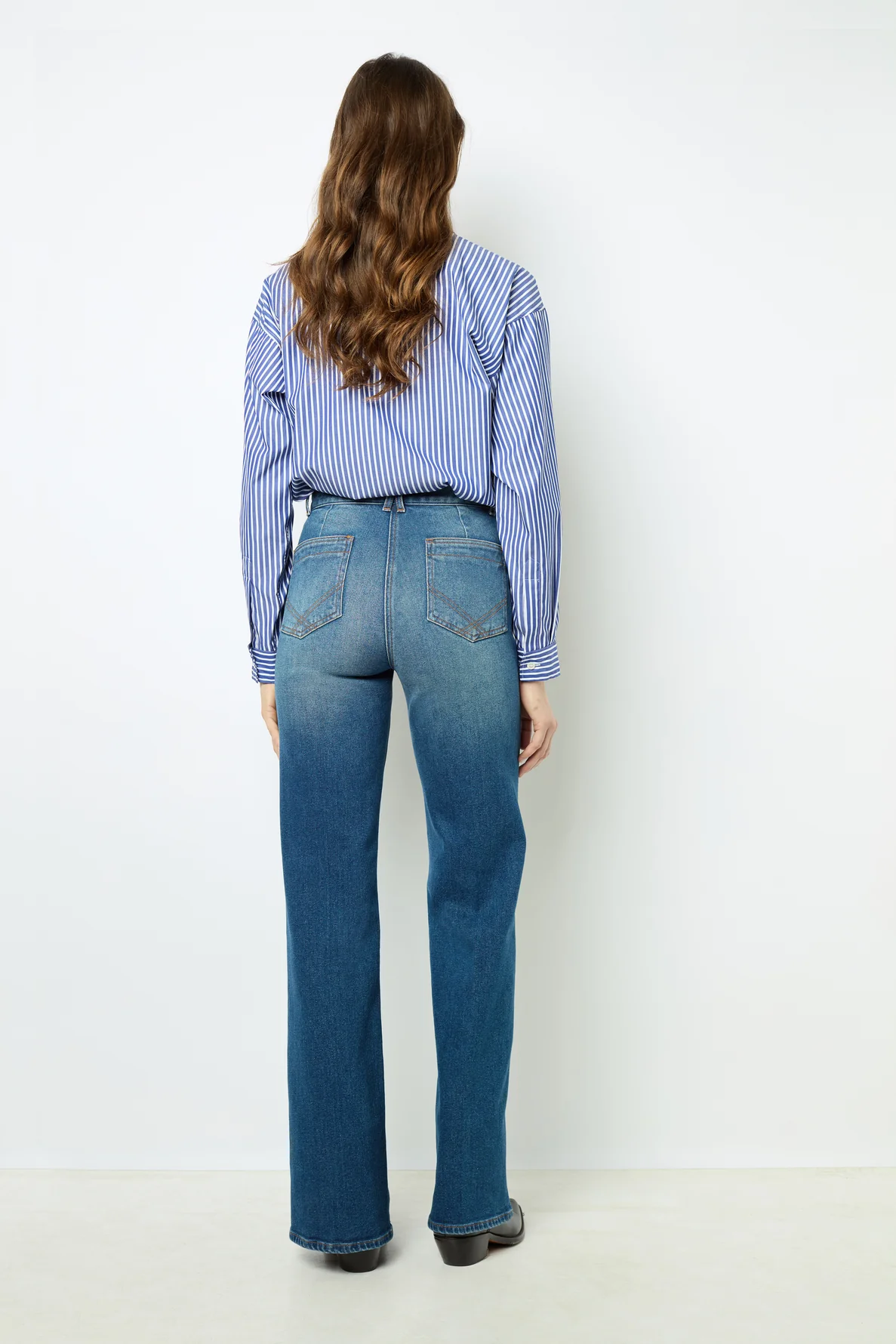 Gérard Darel | Anna High-Waist Flared Jean in Raw Indigo Universe - Image 4