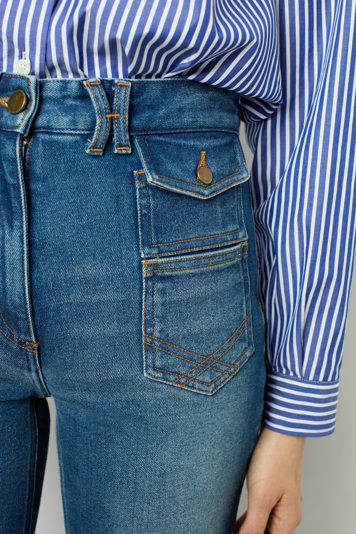 Gérard Darel | Anna High-Waist Flared Jean in Raw Indigo Universe - Image 6