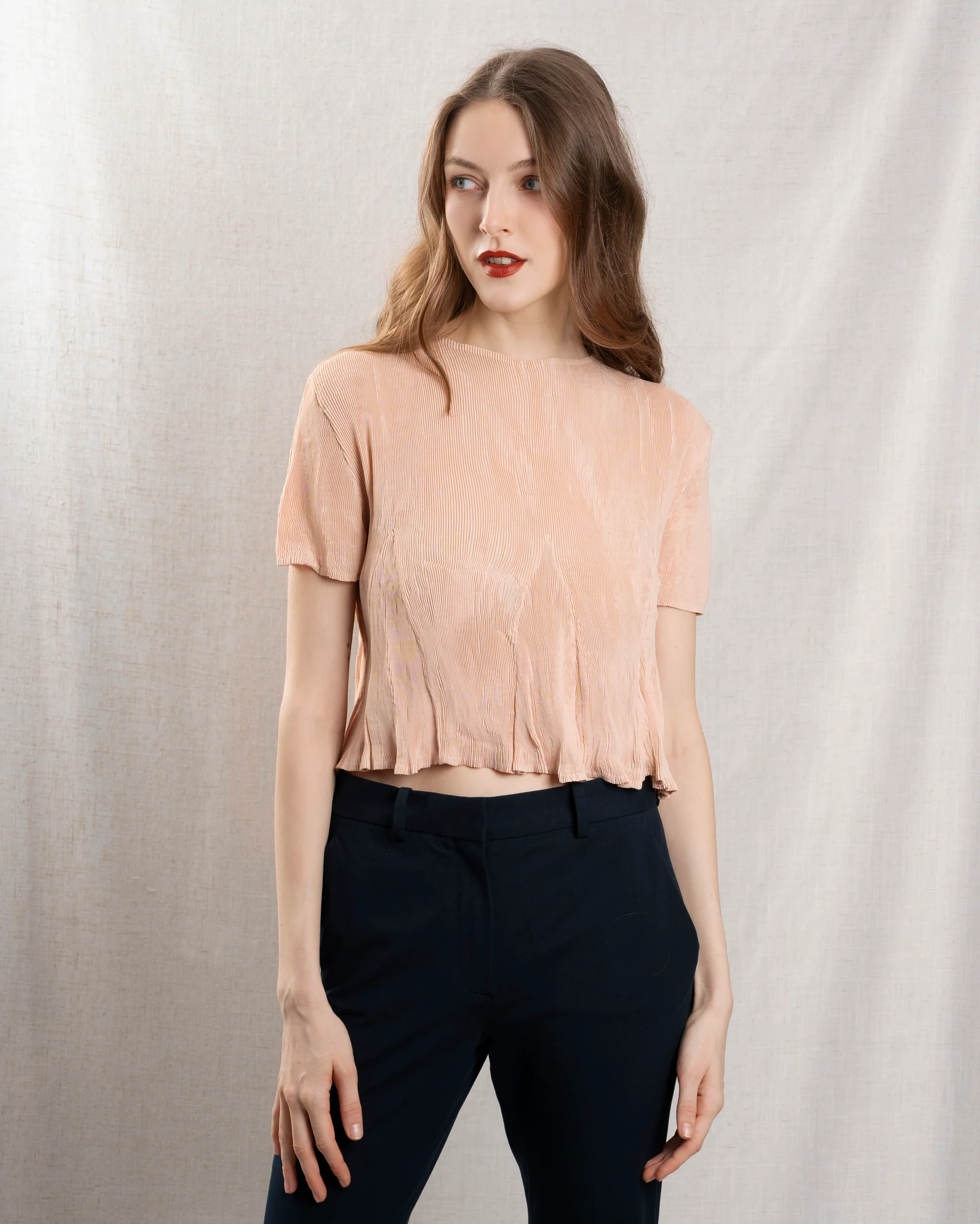Gongdid | Wavy Pleated Crop Top - Sculptural Texture Peach