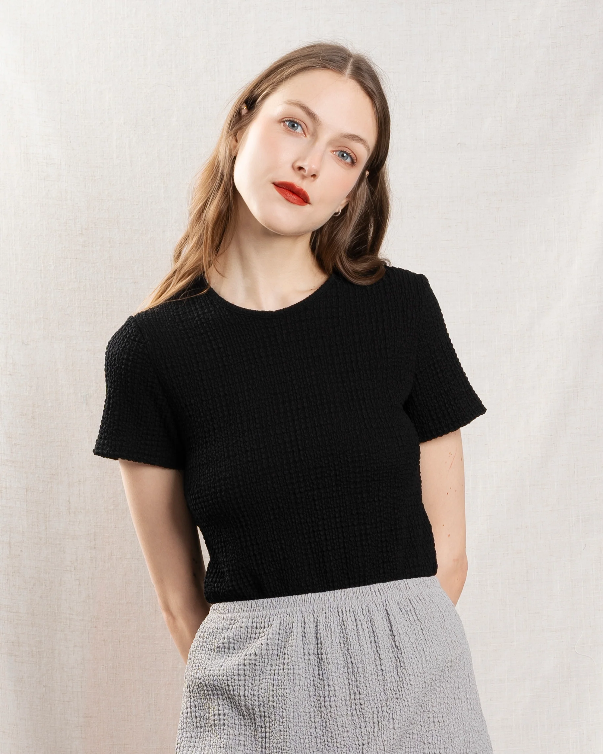 Gongdid | Hand Pleated Tee - Sculptural T-Shirt Black - Image 4