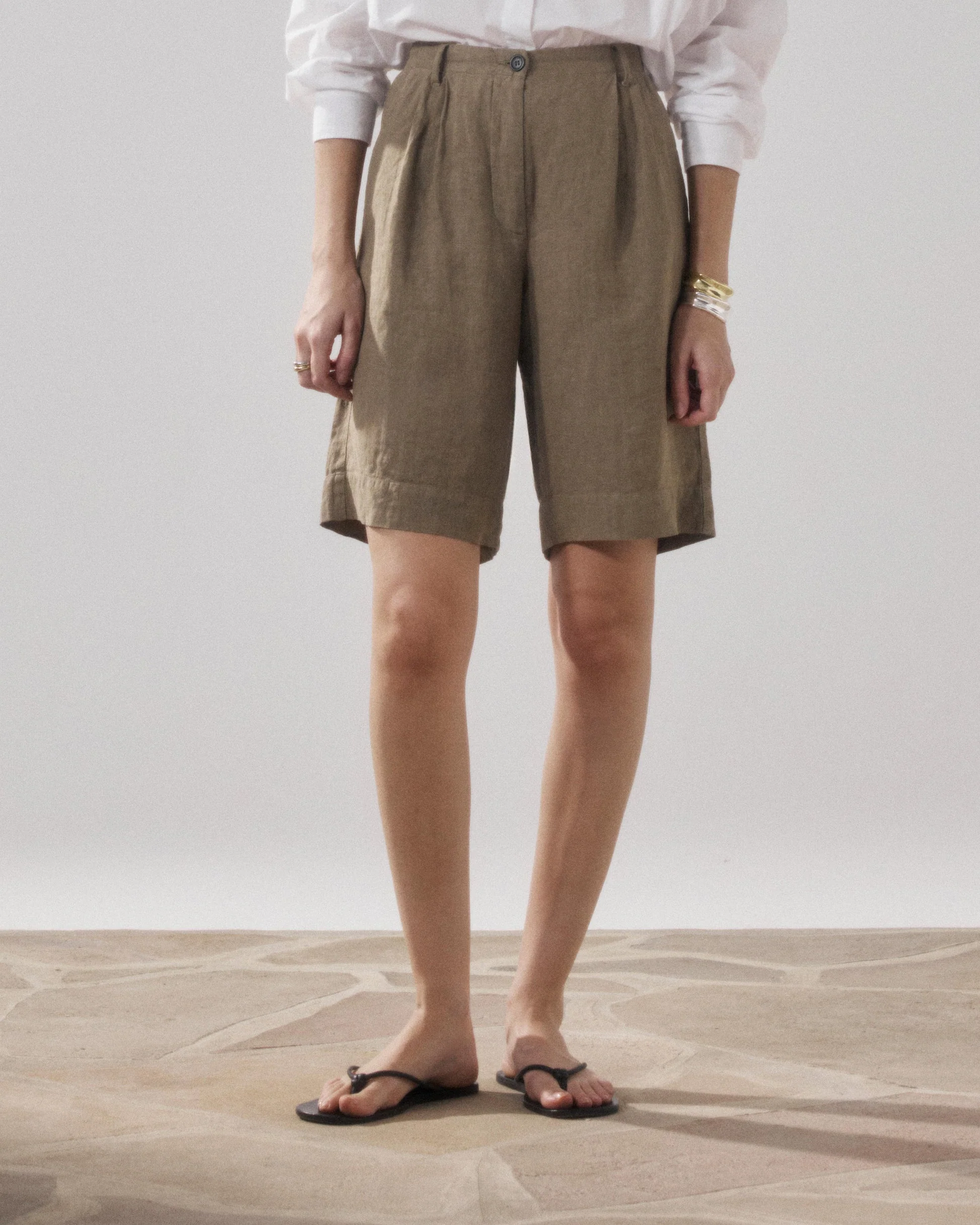 Hartford | Sterling 34-Safari Linen Bermuda Shorts - Khaki - Image 3