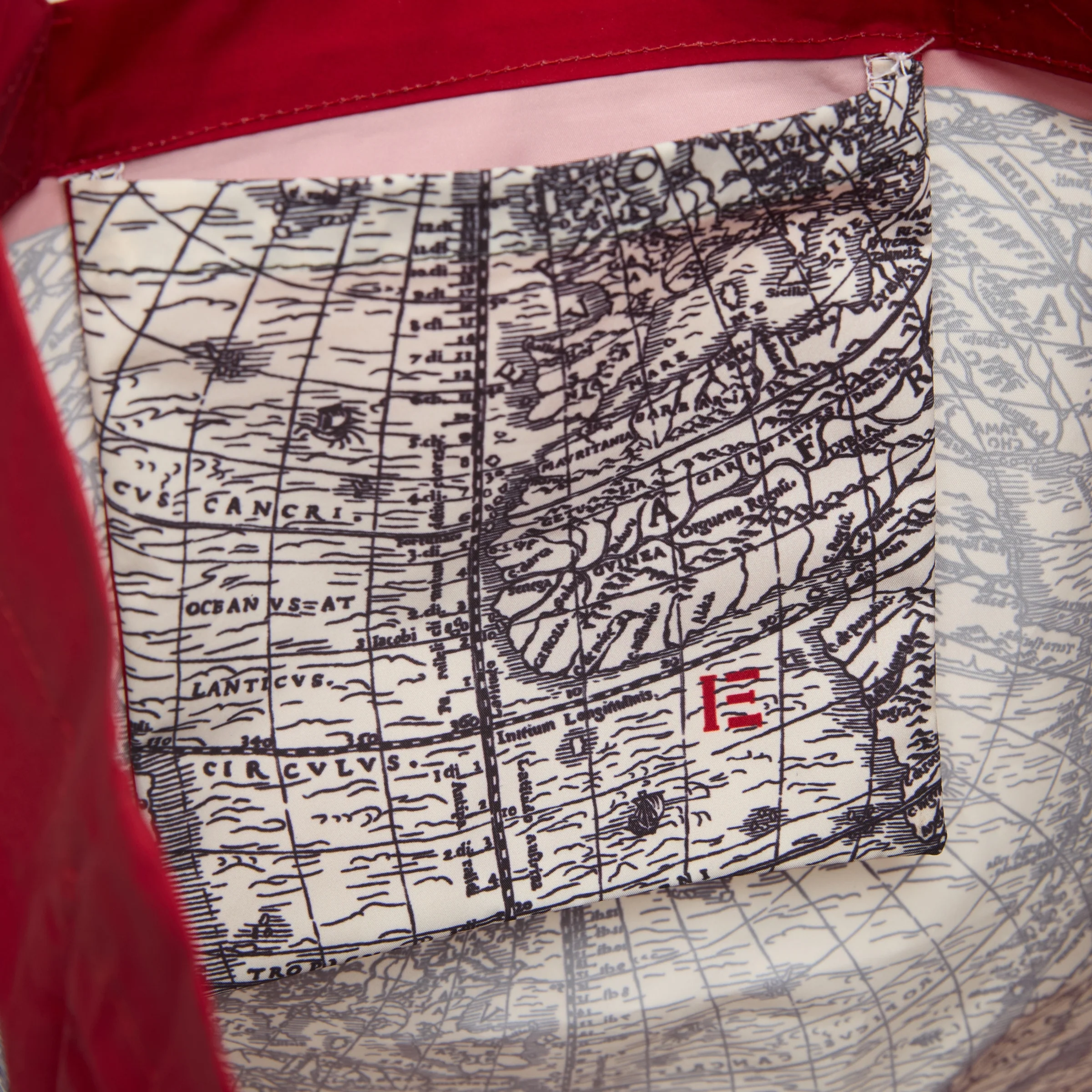 Inoui | Sculptural Tote Bag - Artisanal Volume Red - Image 5