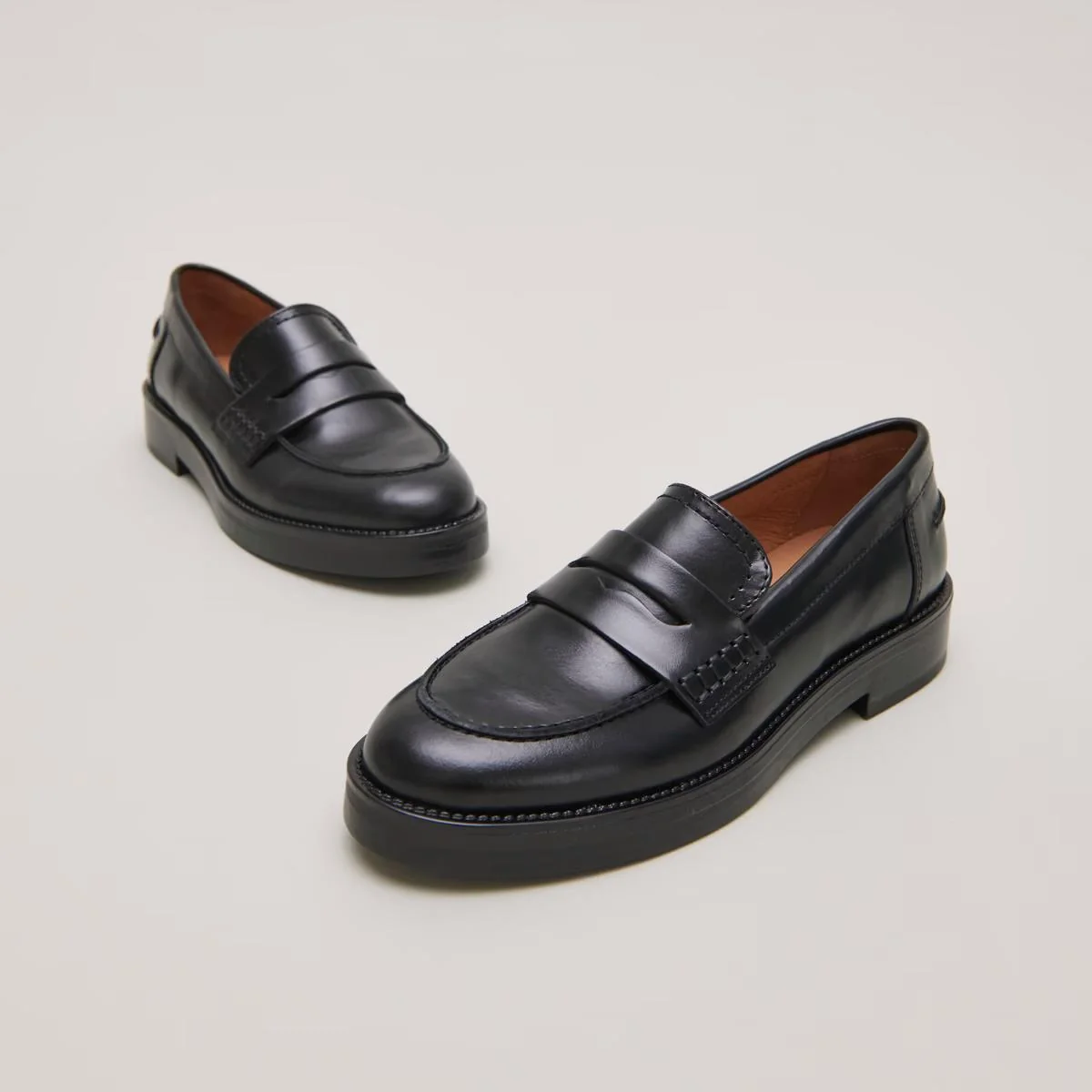 Jonak | Mirna Black Leather Loafers - Streamlined Moccasin - Image 3