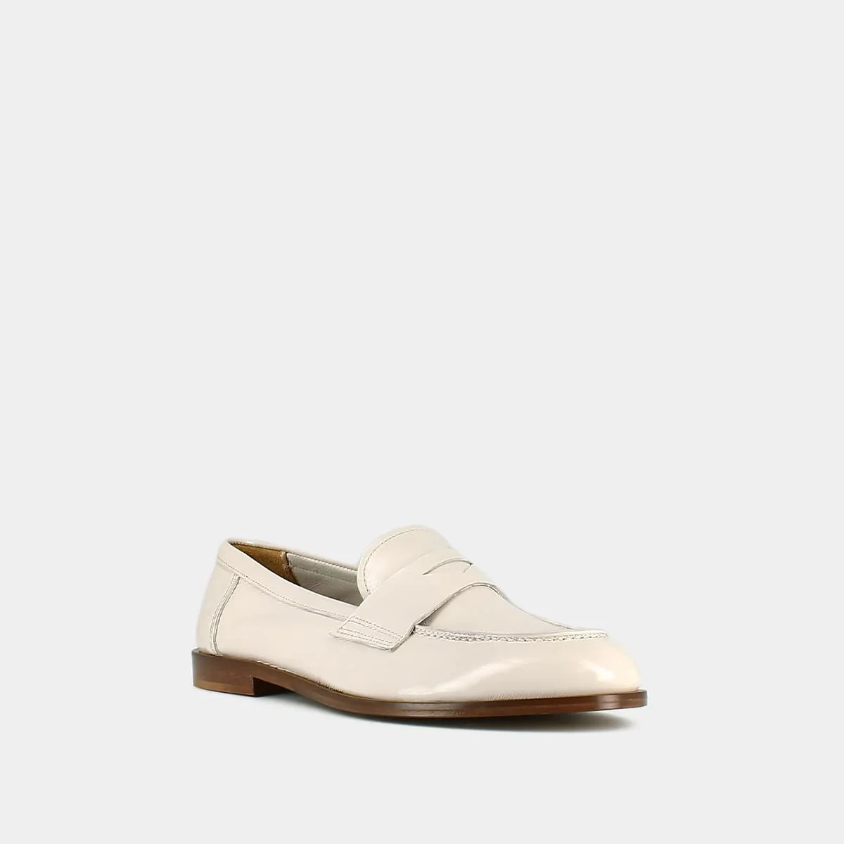 Jonak | Thelma Vernis Plissé Loafer - Patent Ecru - Image 4