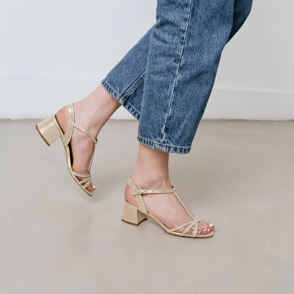 Jonak | Adelia Laminated Velvet Block Heel Sandal - Platinum Platine - Image 7