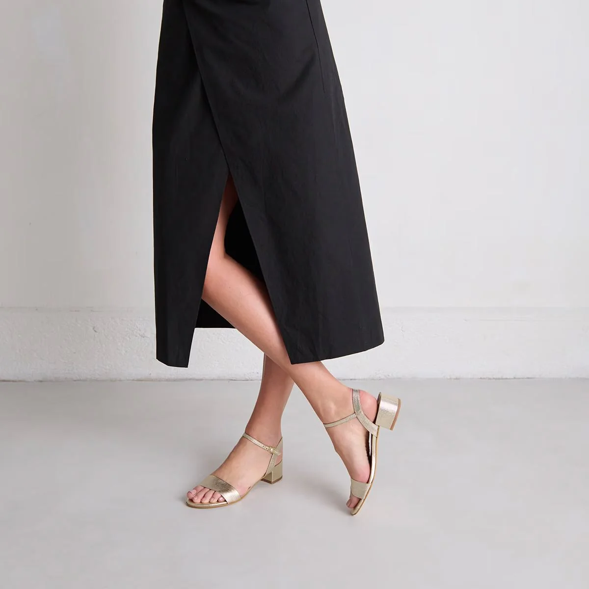 Jonak | Via Bis Metallic Reptile Sandal - Gold Or