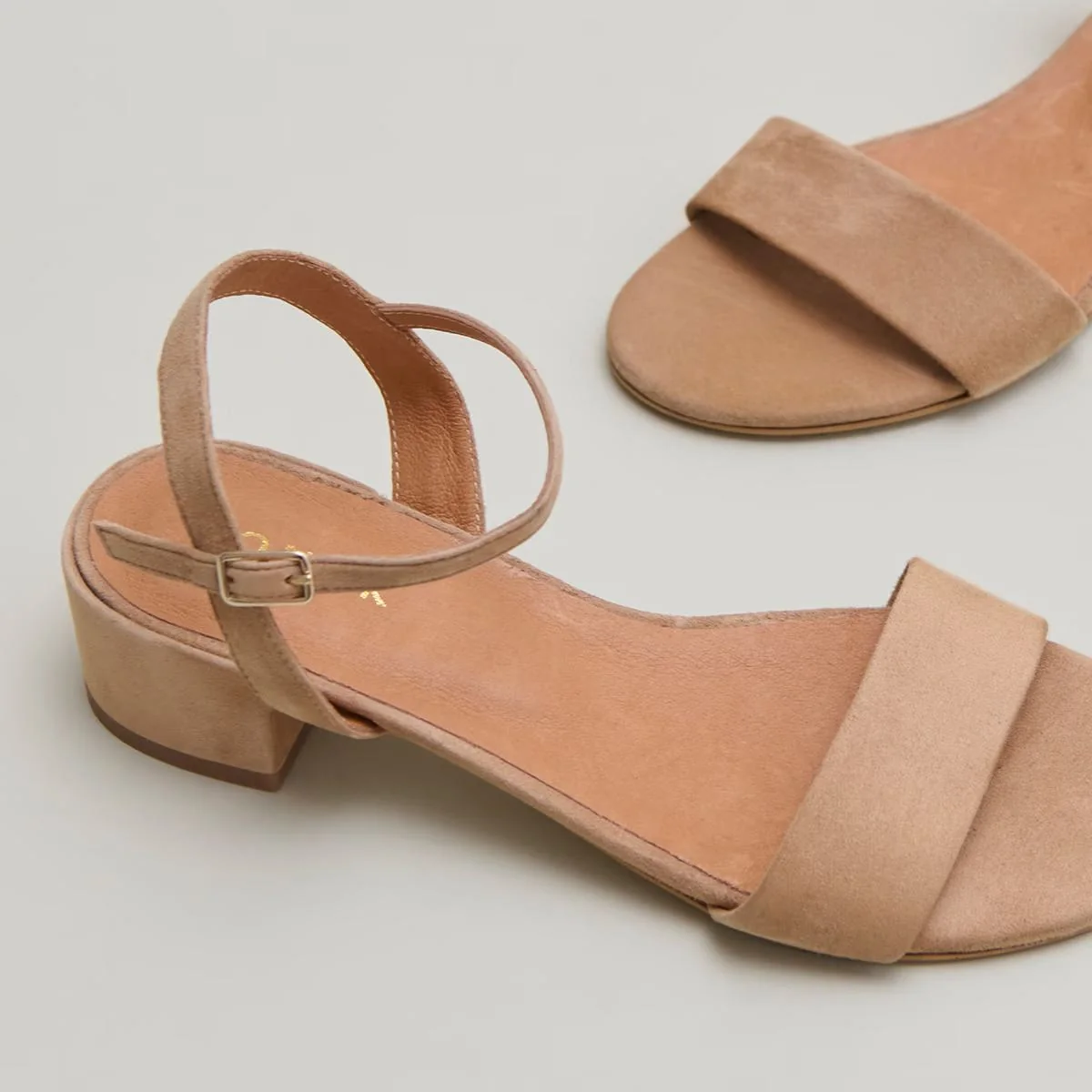 Jonak | Via Bis Velours Sandals - Square Heel in Camel - Image 5