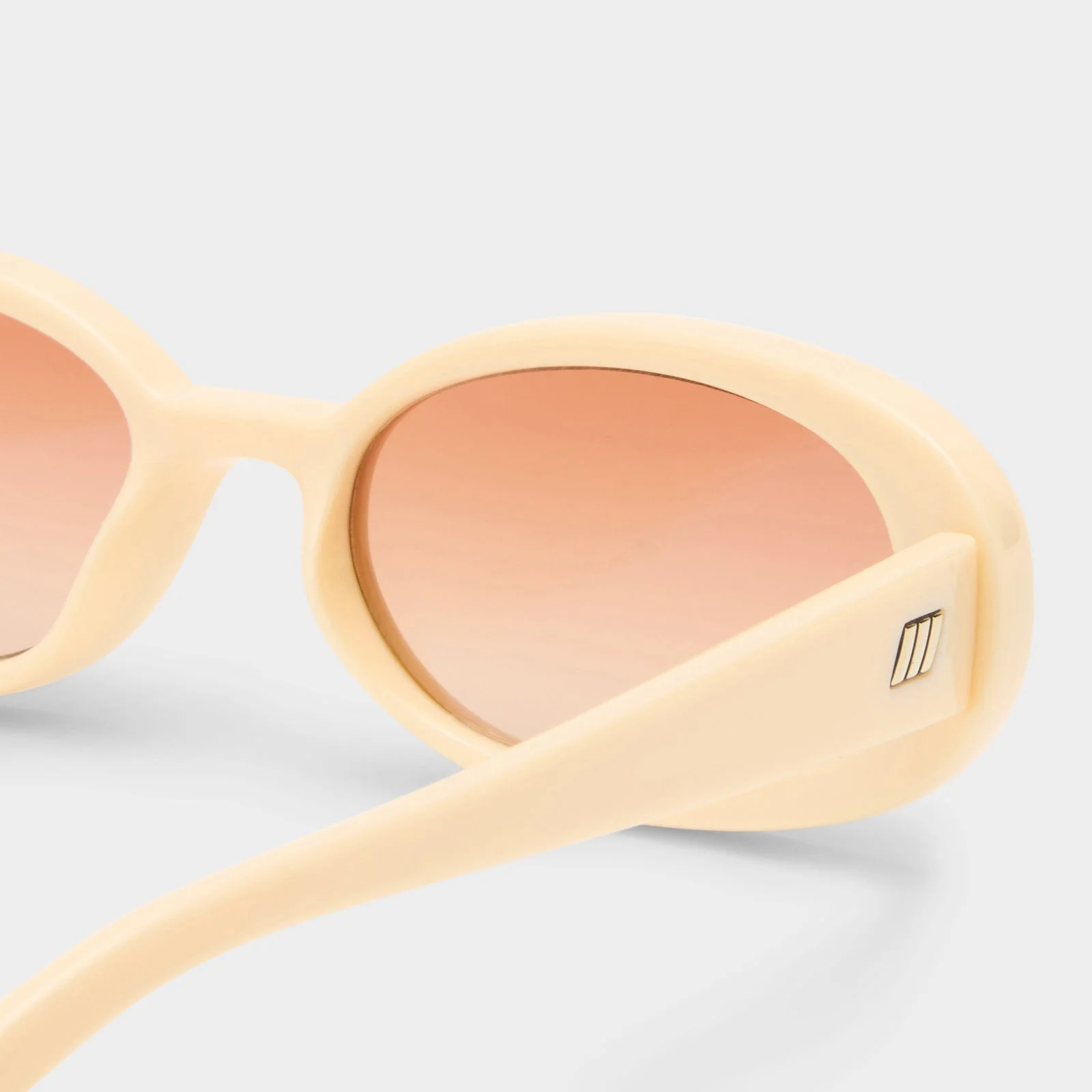 Le Specs | Outta Love 229 Sunglasses - Oval Ecru - Image 4