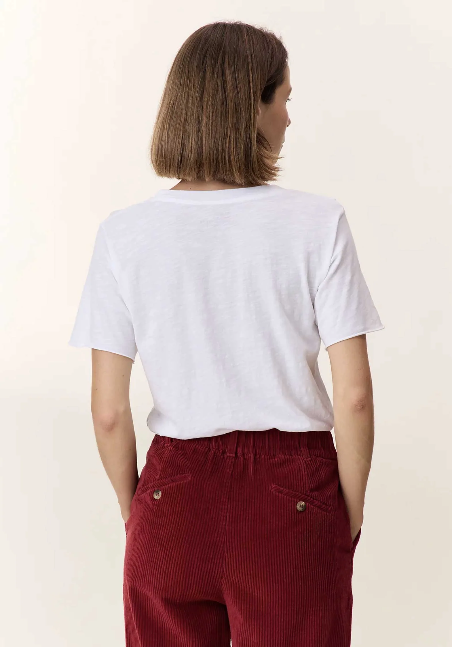 Leon & Harper | Toro Collier T-Shirt - Appliqué Neckline White - Image 3