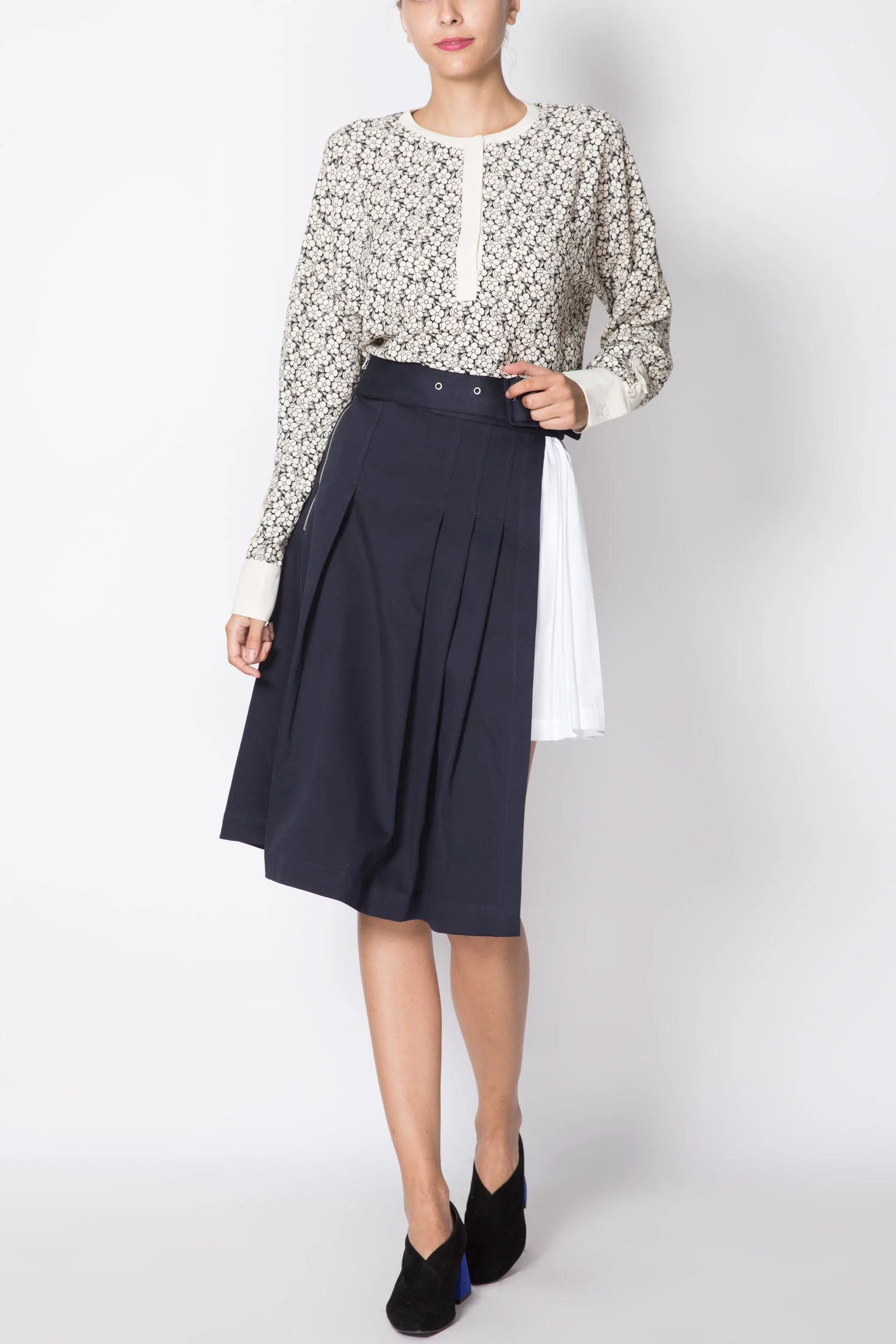 Essentiel Antwerp | Long Sleeved Contrast Collar Blouse - Opaline - Image 5