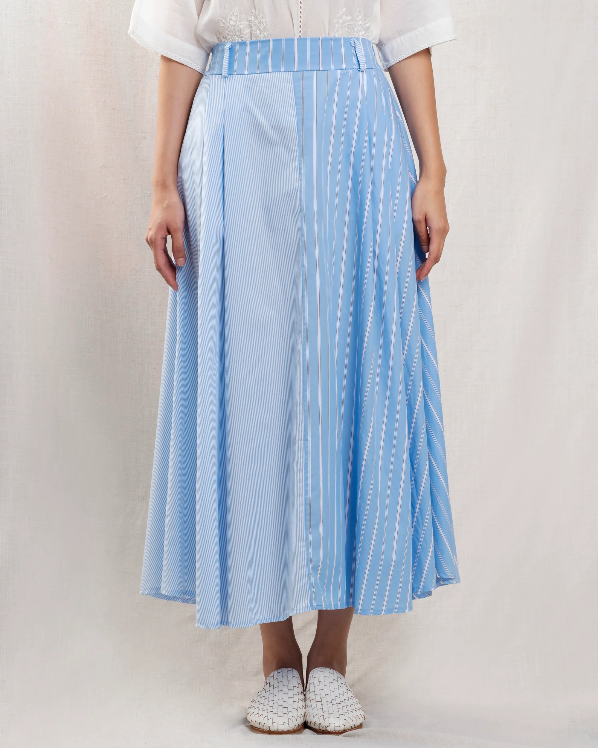 Lucie Nicole | A-Line Skirt in Light-Blue - Image 2