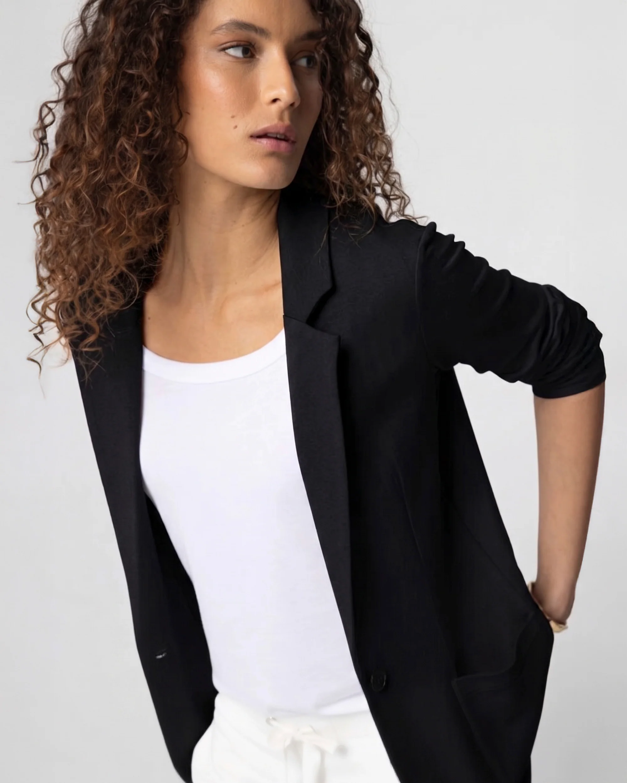 Majestic | Single-Breasted Fluid Jacket in Noir - Image 4