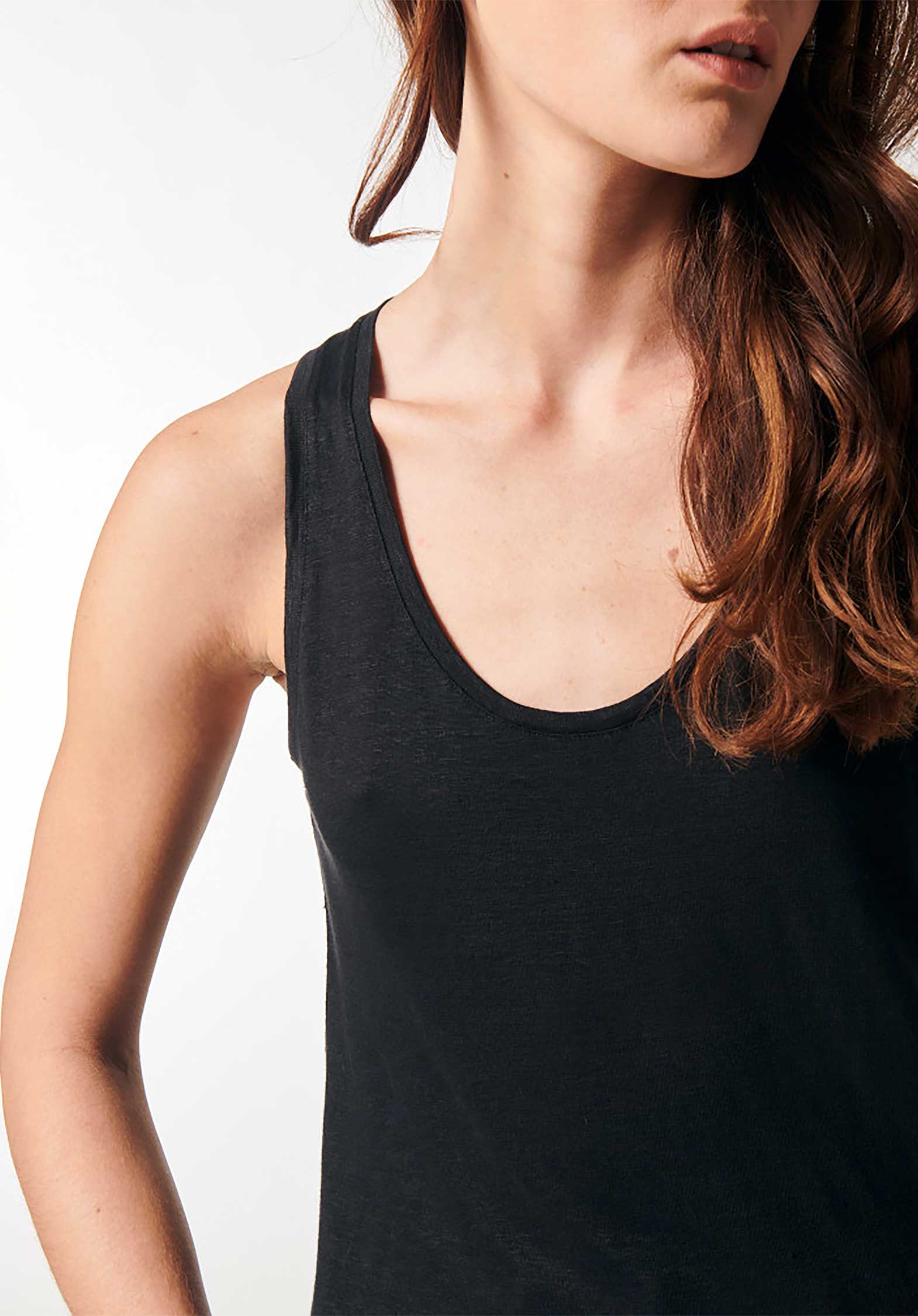 Majestic | Linen Tank Top, Fitted Silhouette Noir - Image 4