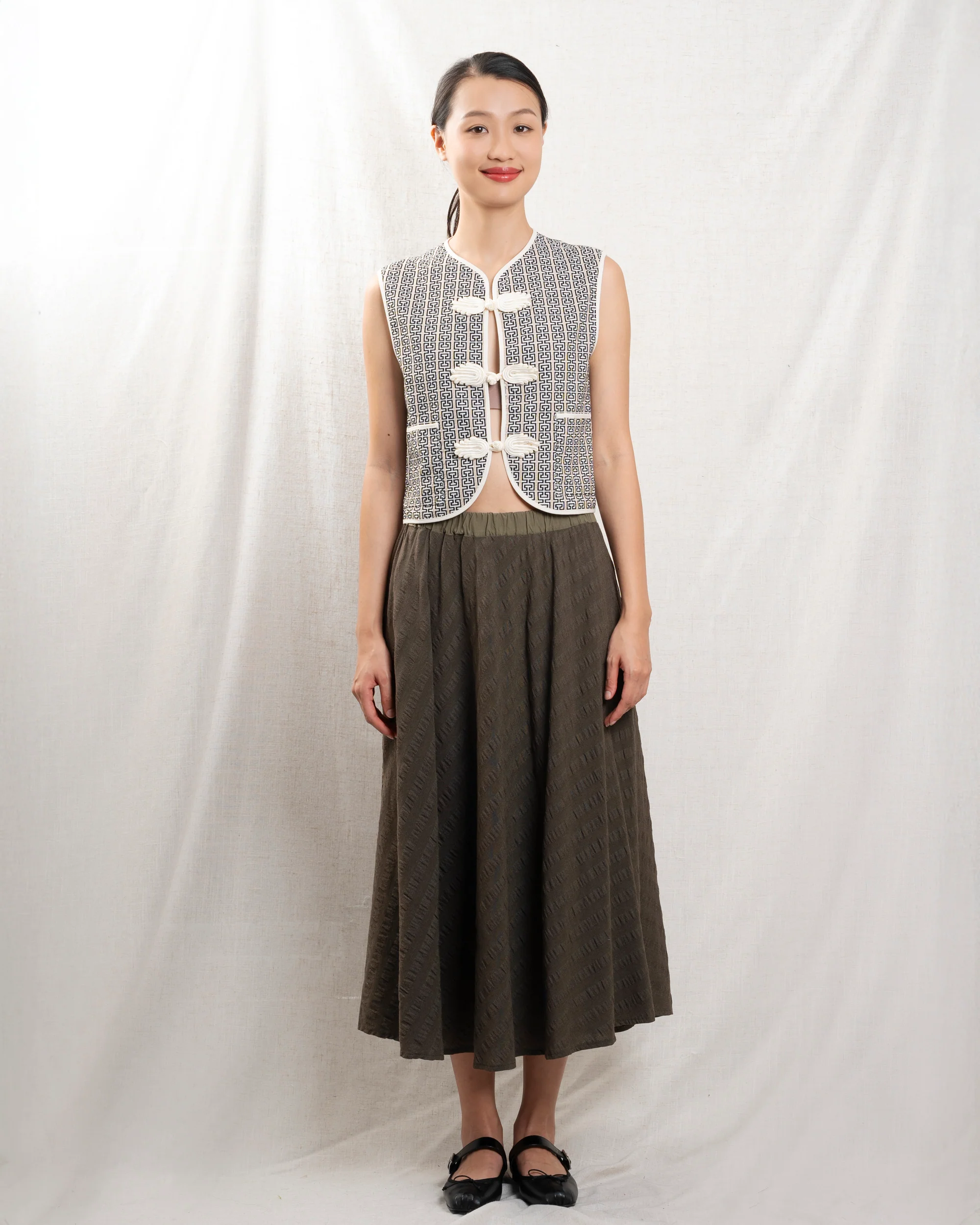 Maria de la Orden | Vienna Vest in Navy Houndstooth Wool Beige-Maze - Image 5