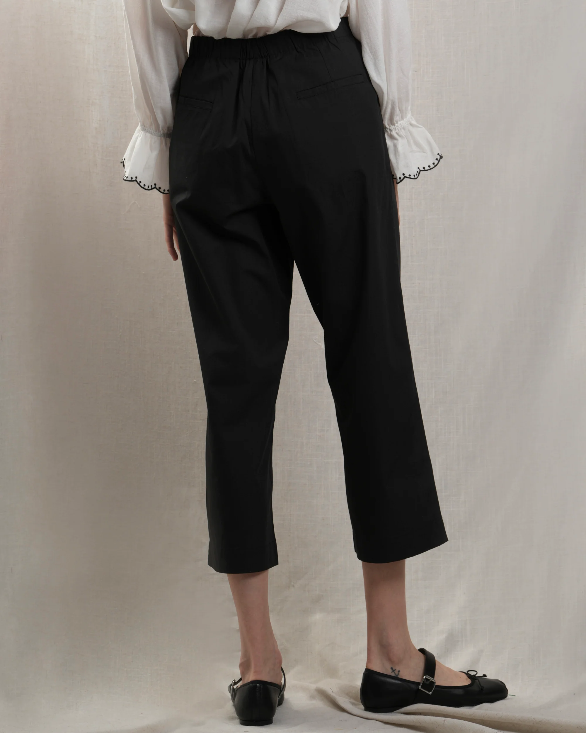 Marlo | Joe Pant in - Wide-Leg Cotton Trousers Black - Image 3