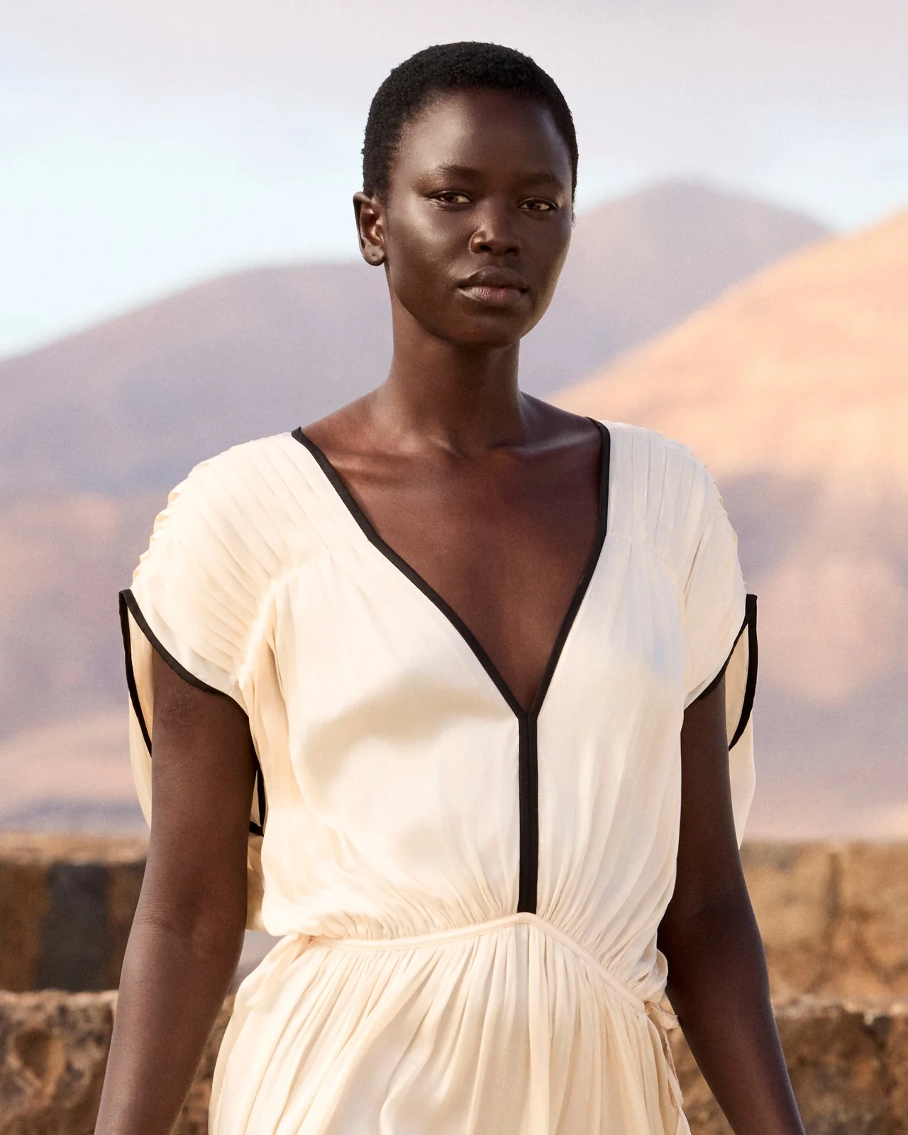 Mes Demoiselles | Dress Blava - Satin Viscose Column Black-Ecru - Image 3