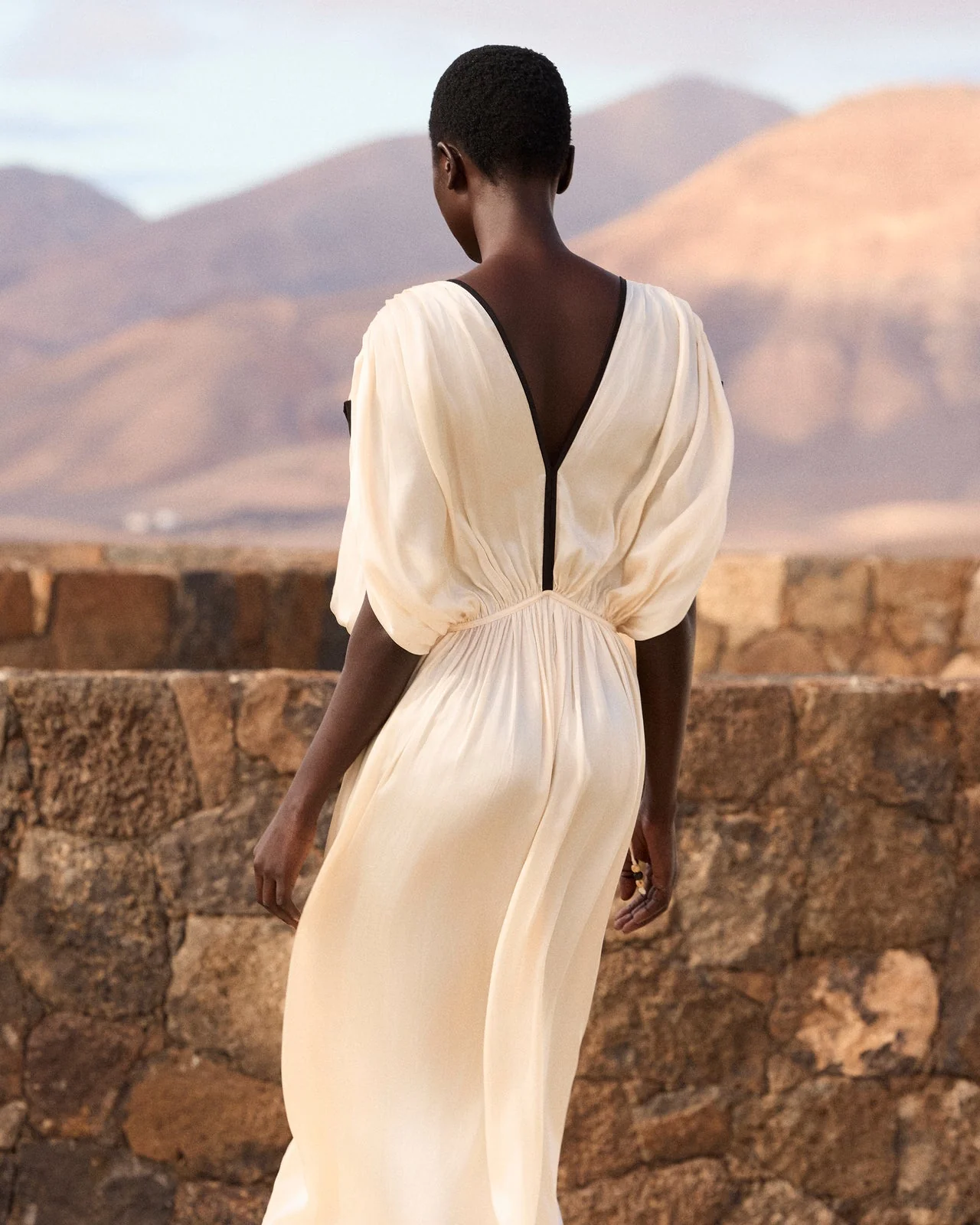 Mes Demoiselles | Dress Blava - Satin Viscose Column Black-Ecru - Image 5