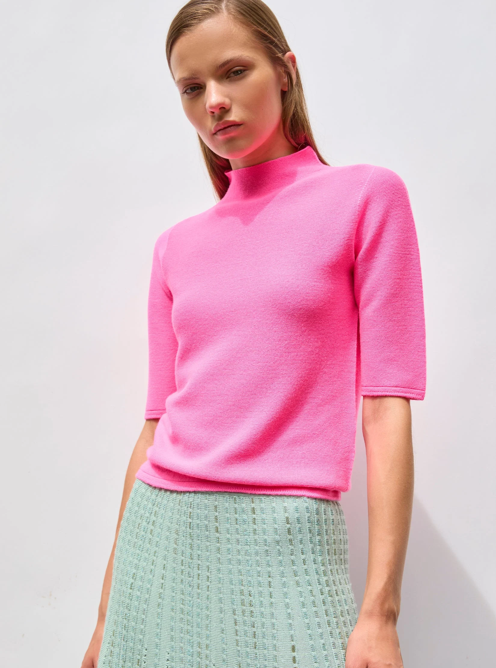 Molli | Pullover Viva - Seamless Knit in Neon-Pink - Image 2