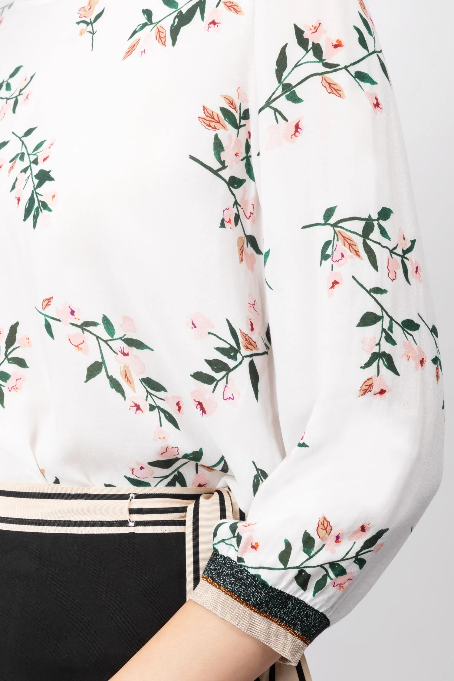 Bellerose | Printed Solong Blouse with Lurex Cuffs - Image 4