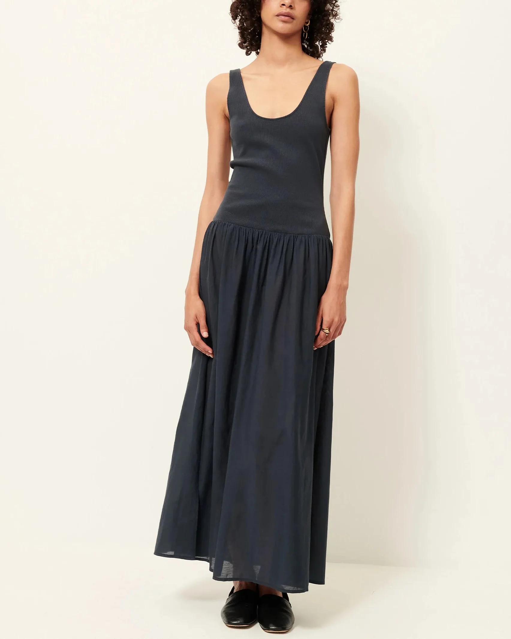 Sessun | Solao Sleeveless Dress in Smoke-Green - Image 2