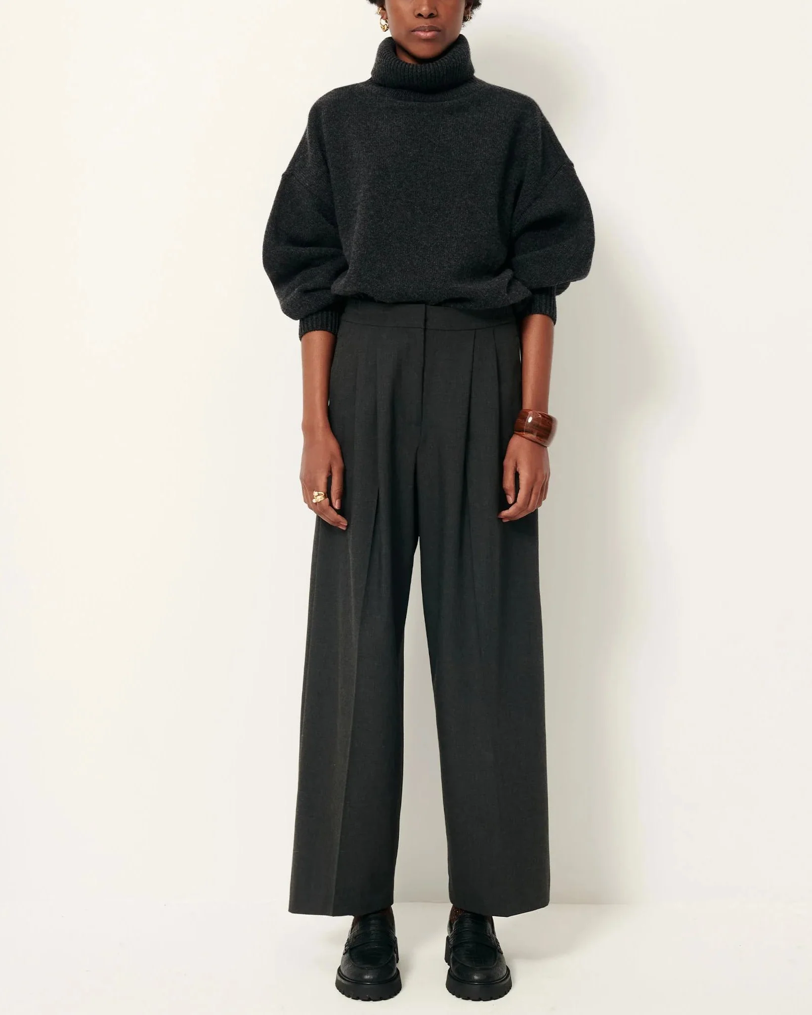Sessun | Hojiki Pleated Straight-Leg Trousers Graffit - Image 2