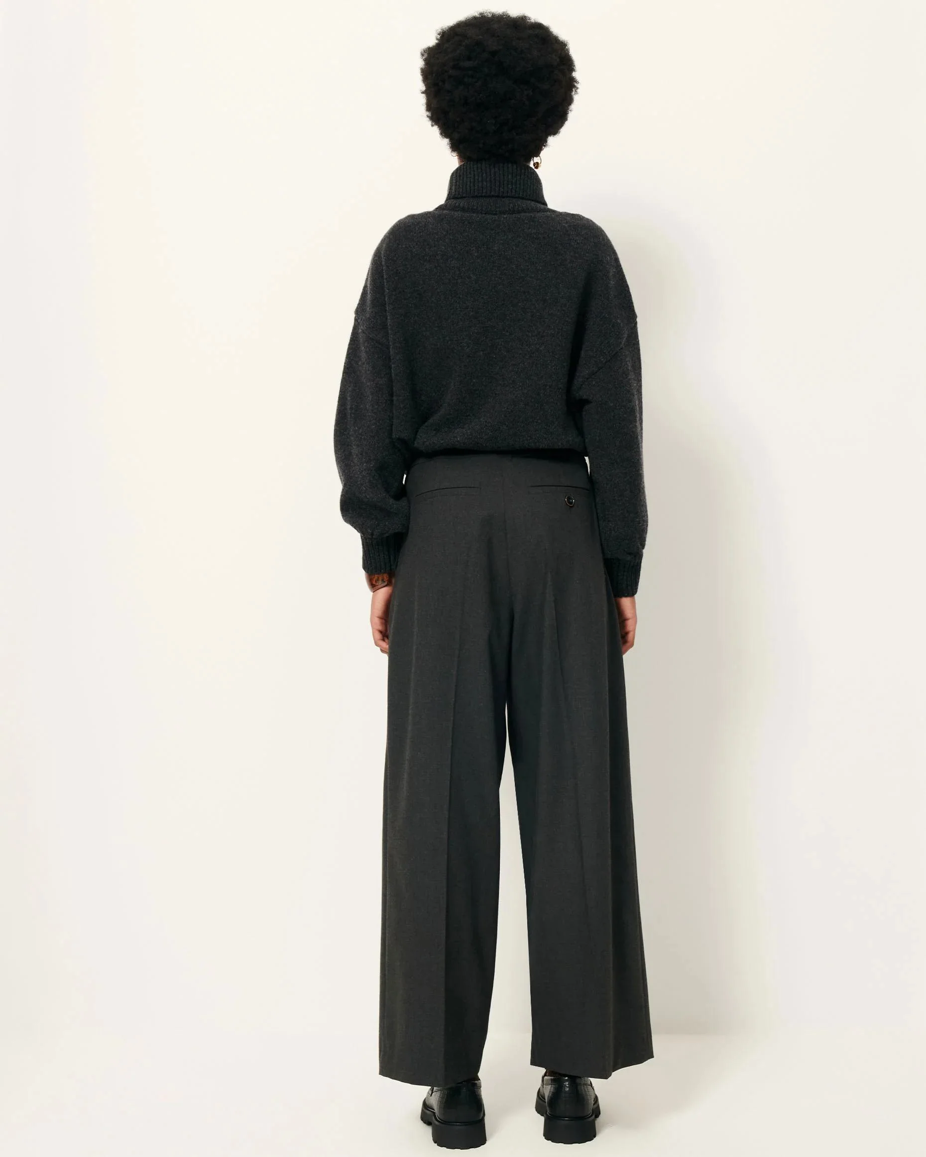 Sessun | Hojiki Pleated Straight-Leg Trousers Graffit - Image 3