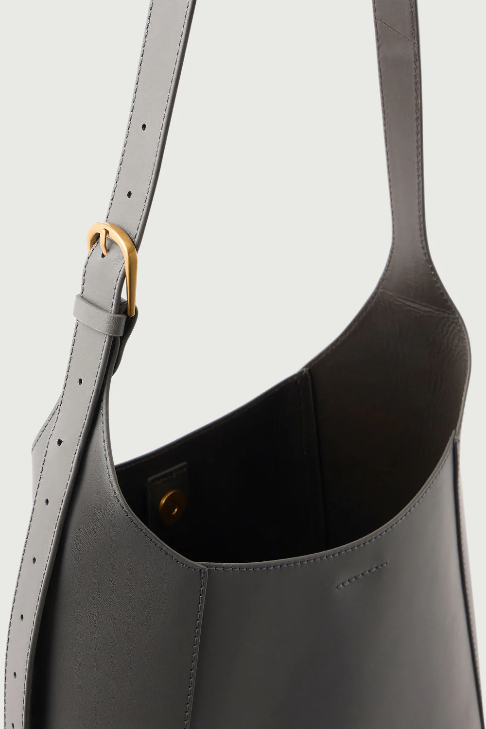 Soeur | Uma Crossbody Bag - Smooth Leather Graphite - Image 4