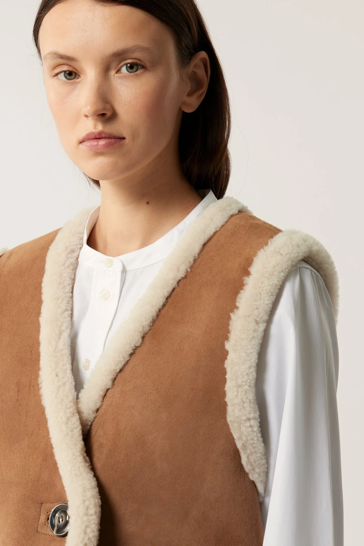 Soeur | Gilet Pyrenees - Asymmetric Shearling Vest Miel - Image 2