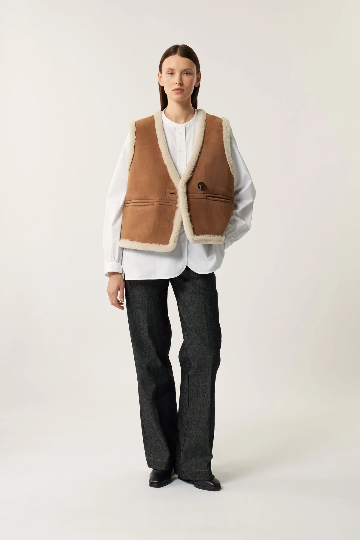 Soeur | Gilet Pyrenees - Asymmetric Shearling Vest Miel - Image 4