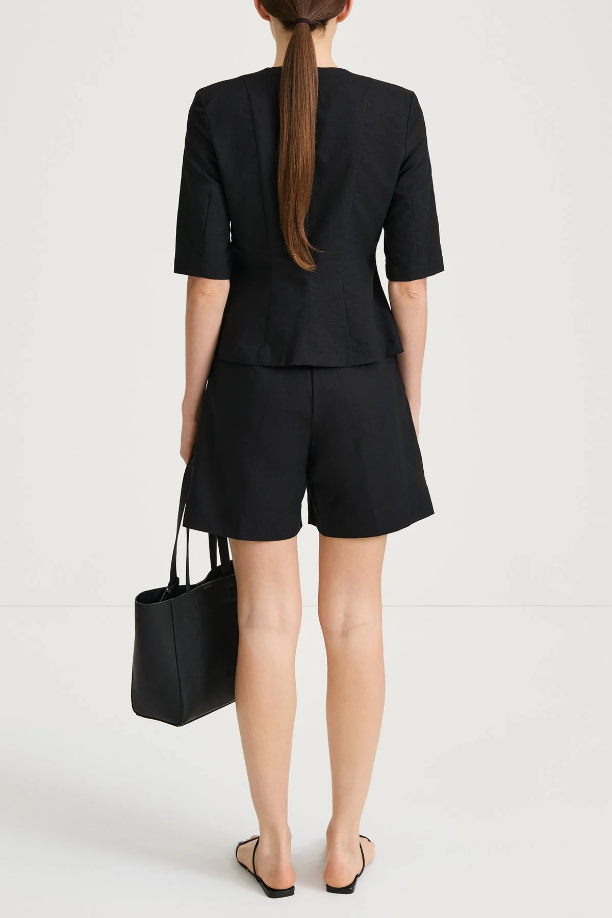 Stylein | Sabra Blouse - Linen-Cotton V-Neck Black - Image 6