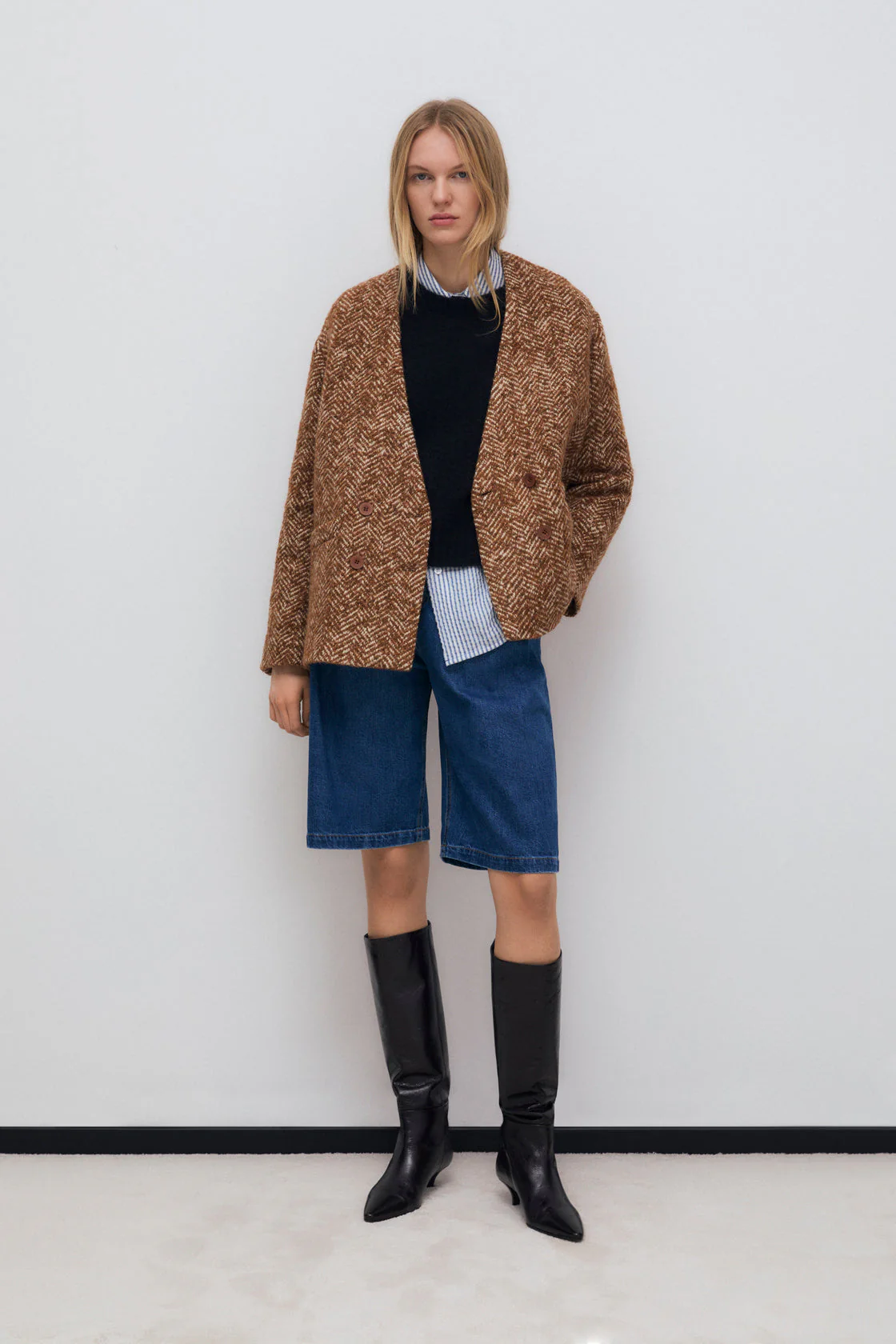 The New Society | Daniela Blazer in Wool Camel-Touch - Image 2