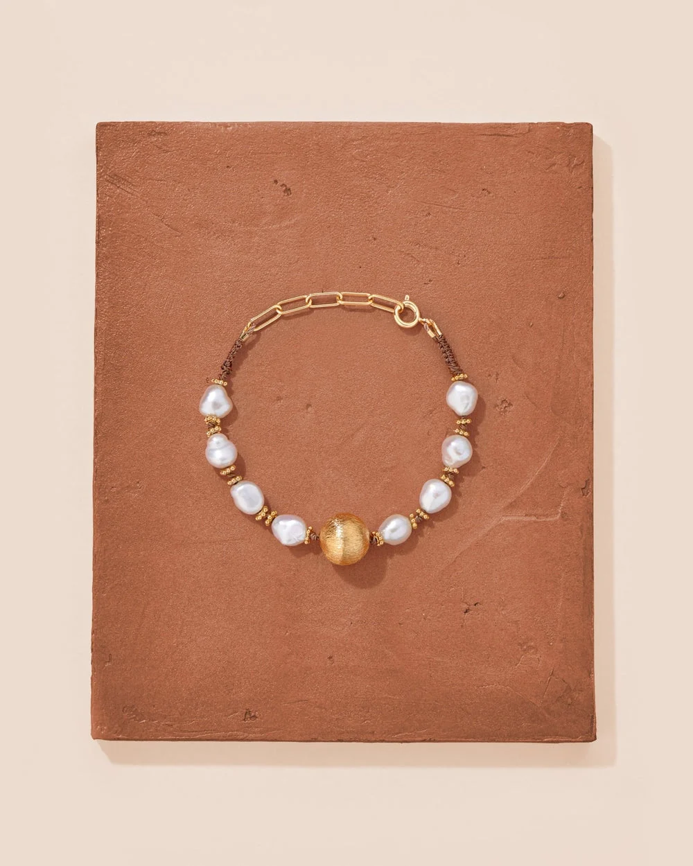 Tityaravy | Samhita Floating Pearl Bracelet - Gold