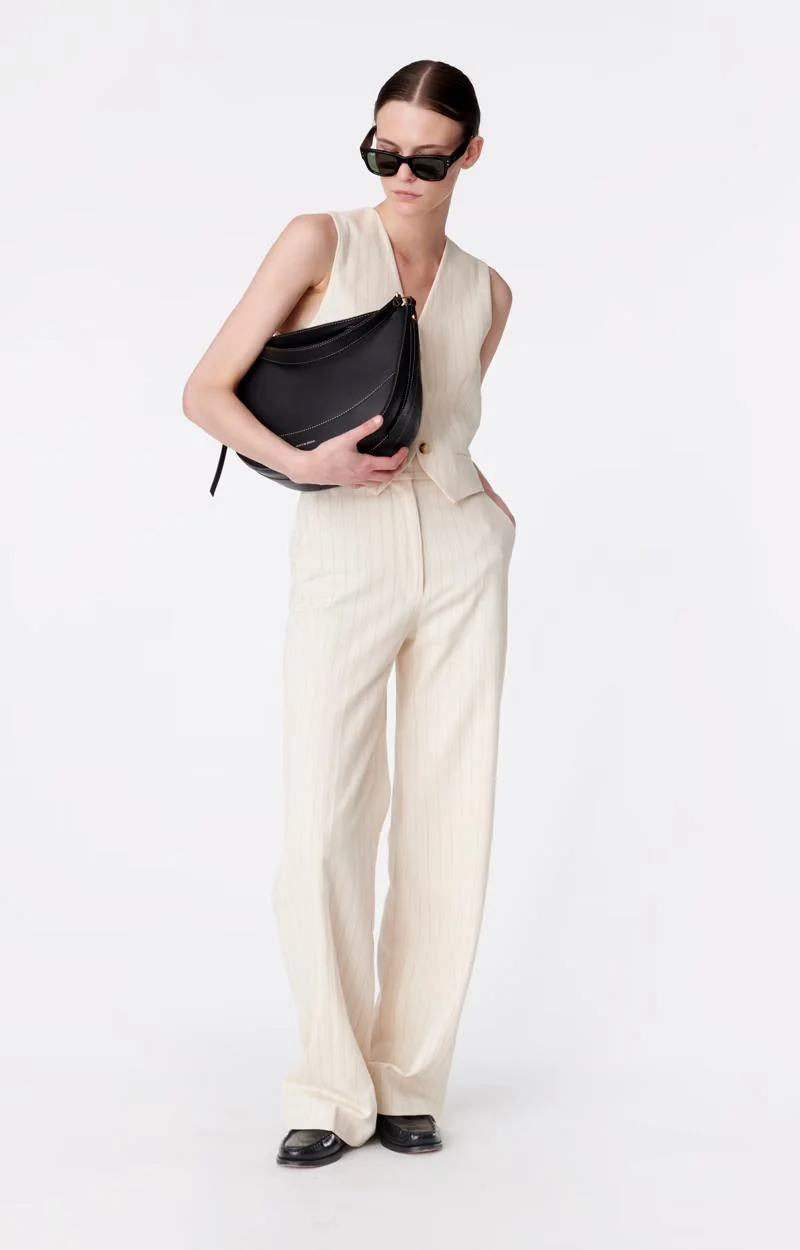 Vanessa Bruno | Daily Half-Moon Leather Tote Bag - Noir - Image 7