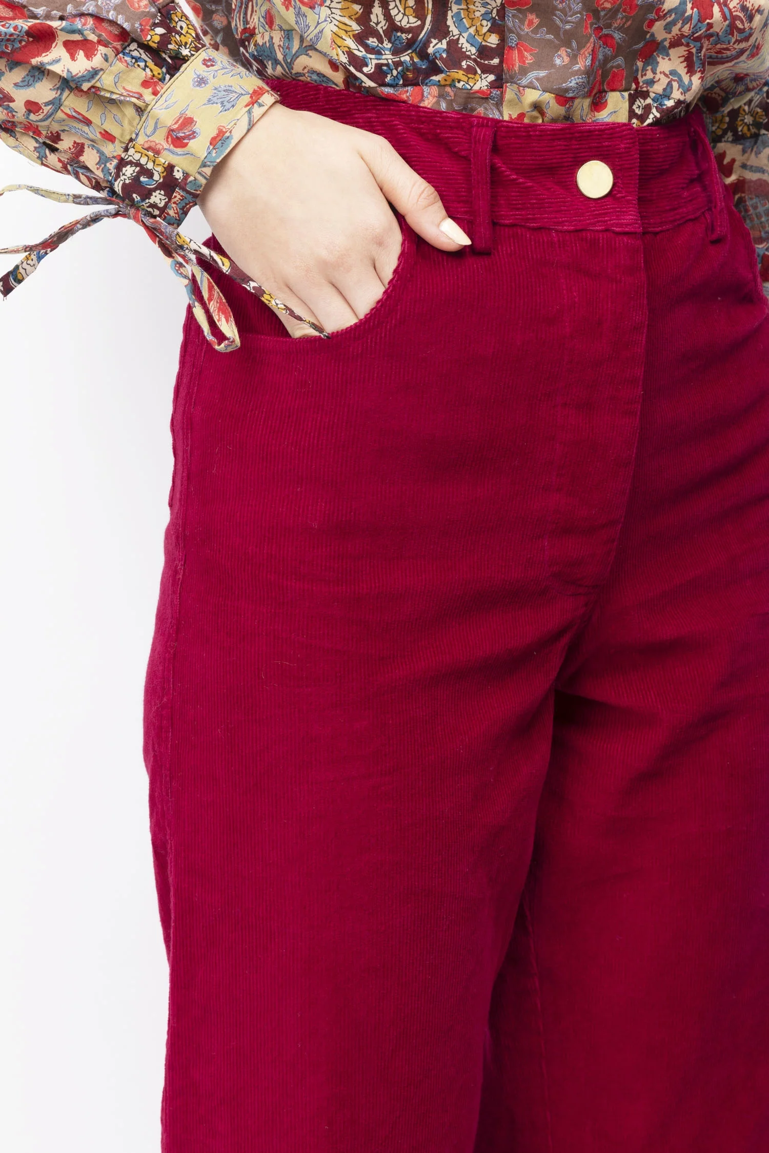 Petite Mendigote | Wide-Leg Corduroy Pants in Brown - Image 3