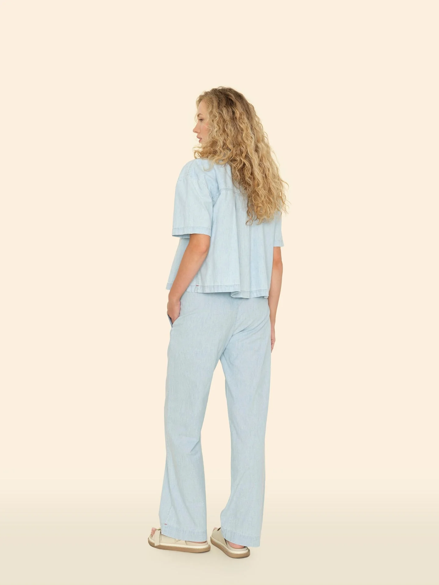 Xirena | Dash Pant - Lightweight Cotton Chambray Straight Leg Air-Blue - Image 3